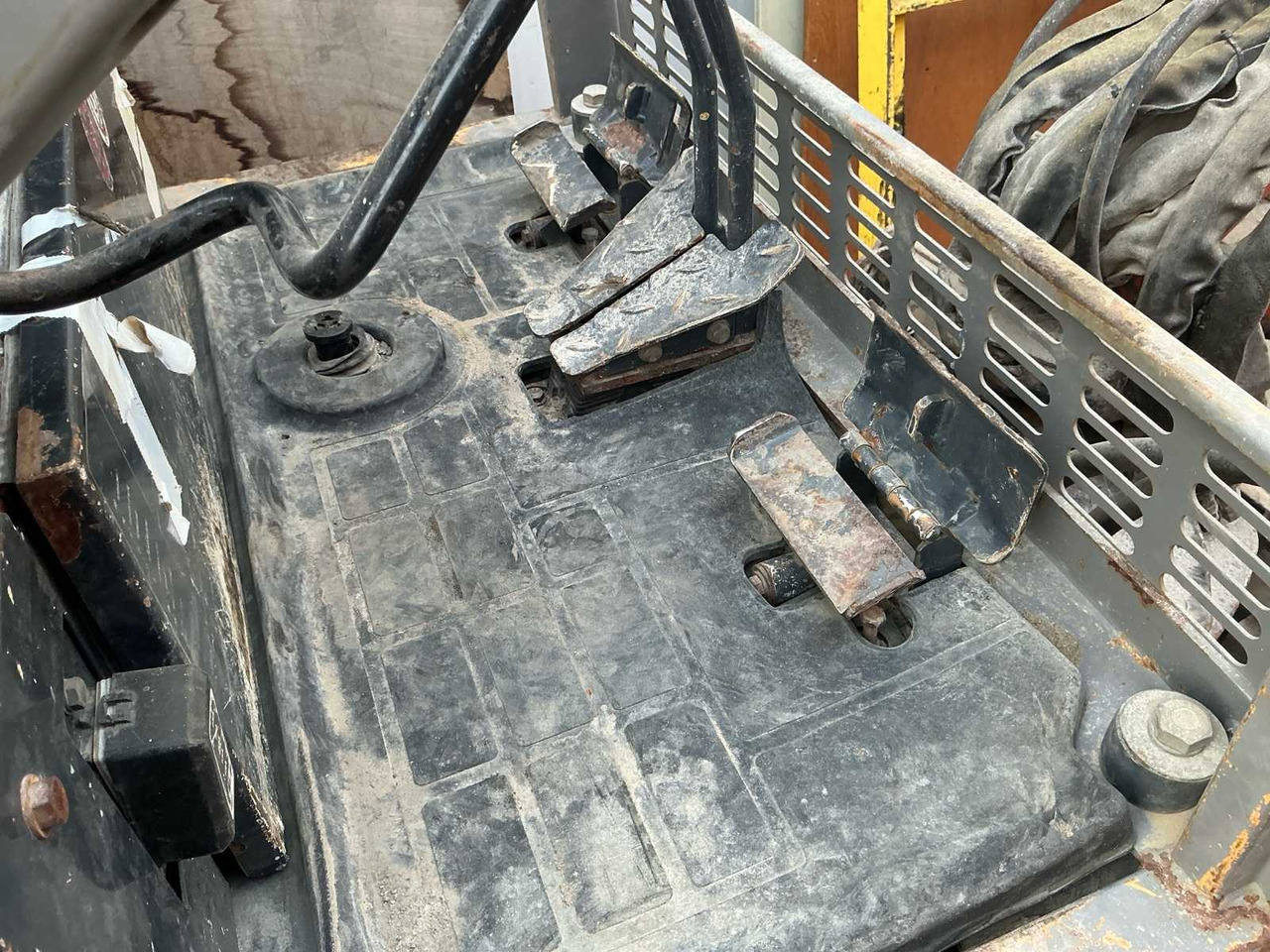 حفارة 2006 HITACHI ZX18 CRAWLER EXCAVATOR: صورة 29 حفارة 2006 HITACHI ZX18 CRAWLER EXCAVATOR: صورة 29