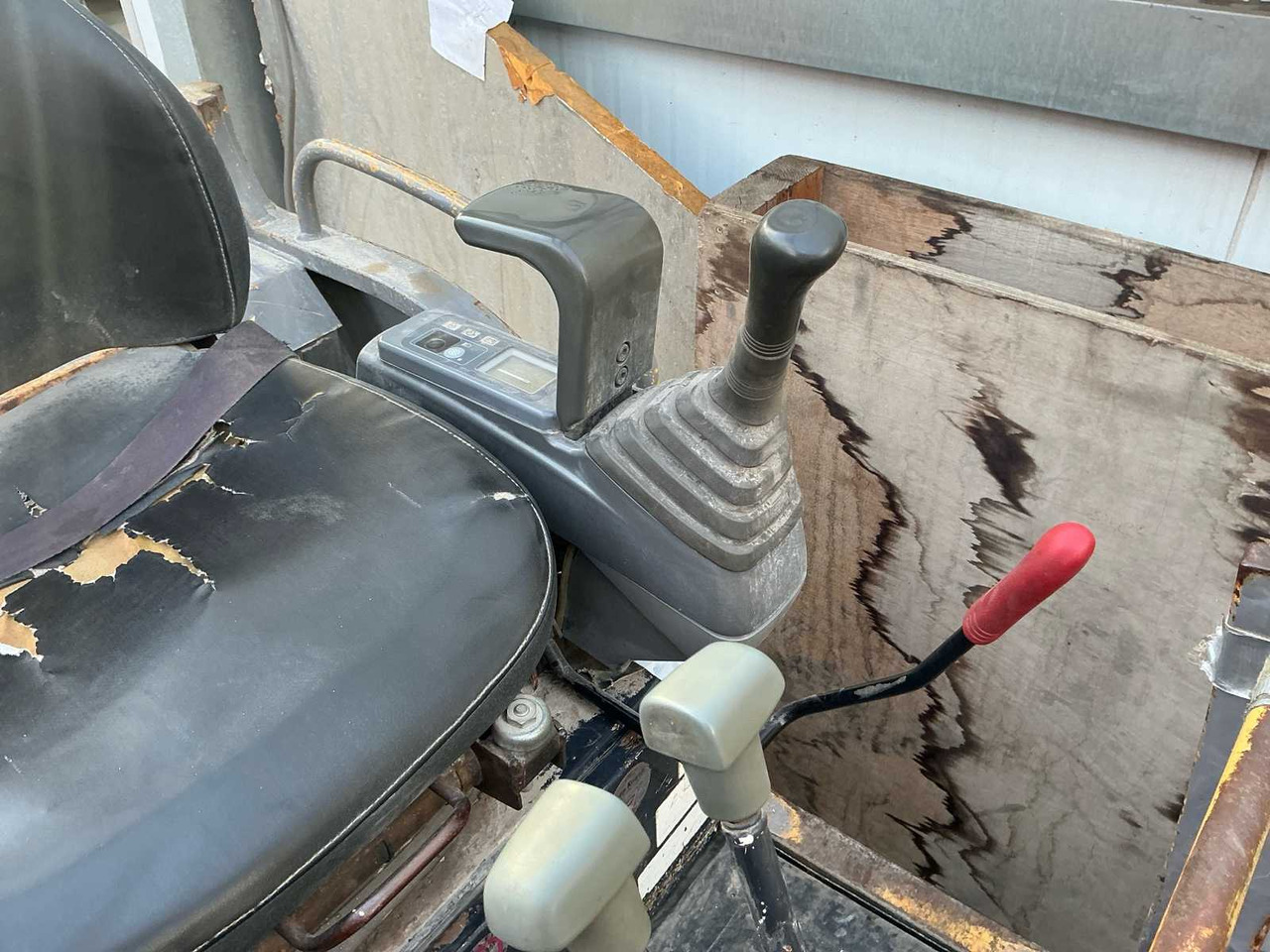 حفارة 2006 HITACHI ZX18 CRAWLER EXCAVATOR: صورة 31 حفارة 2006 HITACHI ZX18 CRAWLER EXCAVATOR: صورة 31