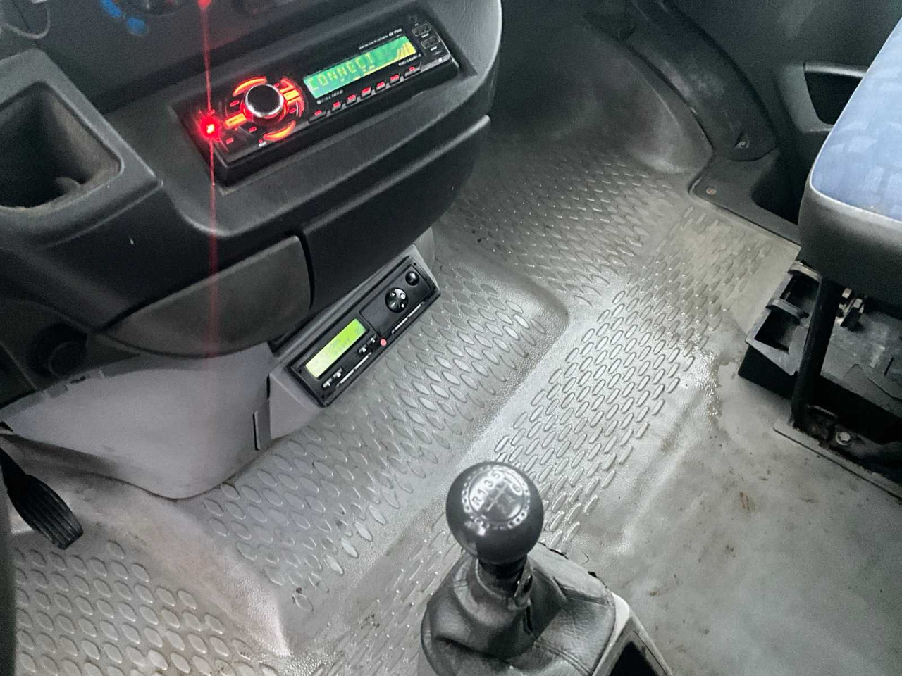 شاحنة 2006 IVECO 35C17 300 TRUCK: صورة 23 شاحنة 2006 IVECO 35C17 300 TRUCK: صورة 23