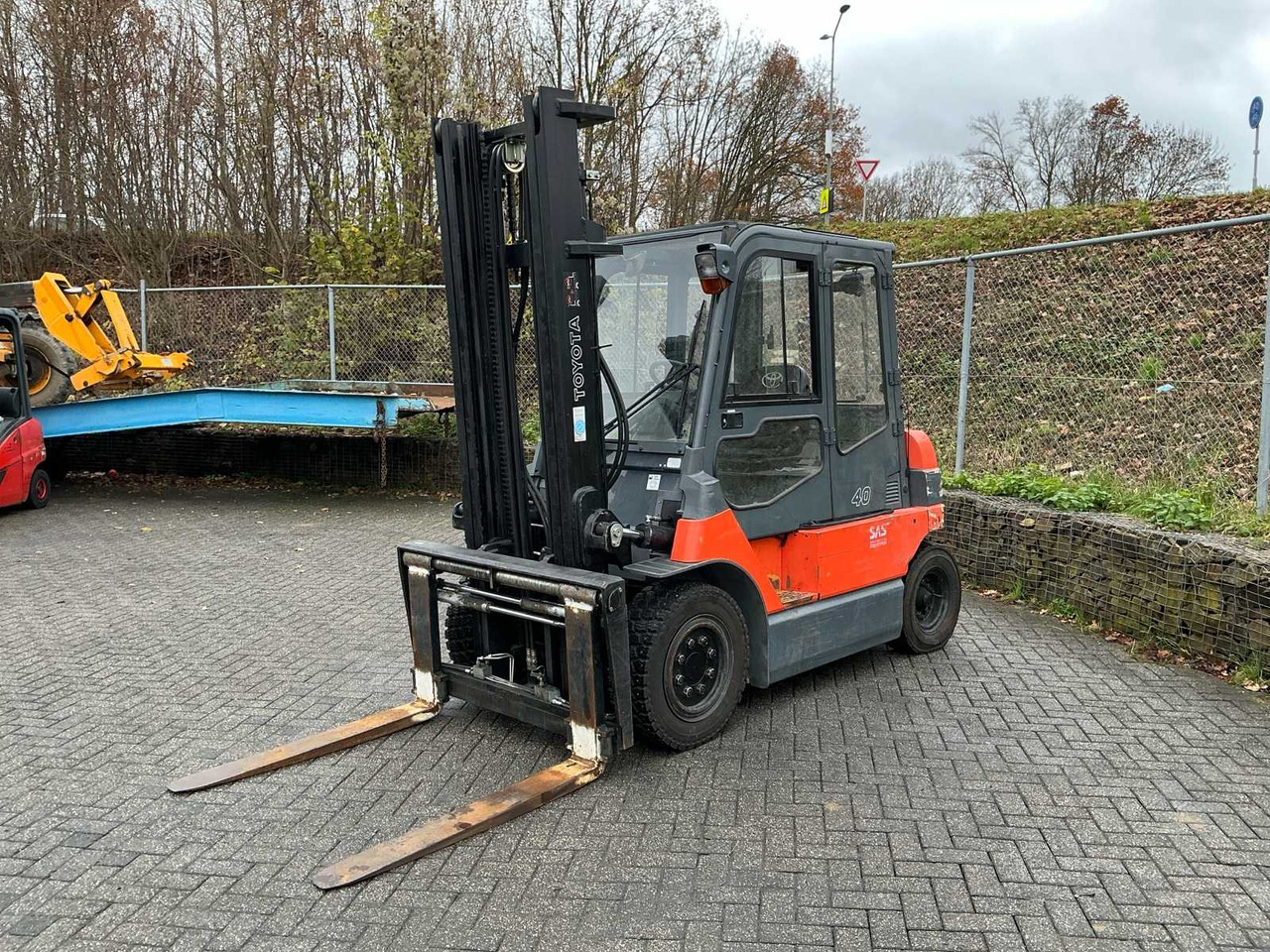 2006 TOYOTA 7FBMF40 FORKLIFT - رافعة شوكية: صورة 1 2006 TOYOTA 7FBMF40 FORKLIFT - رافعة شوكية: صورة 1