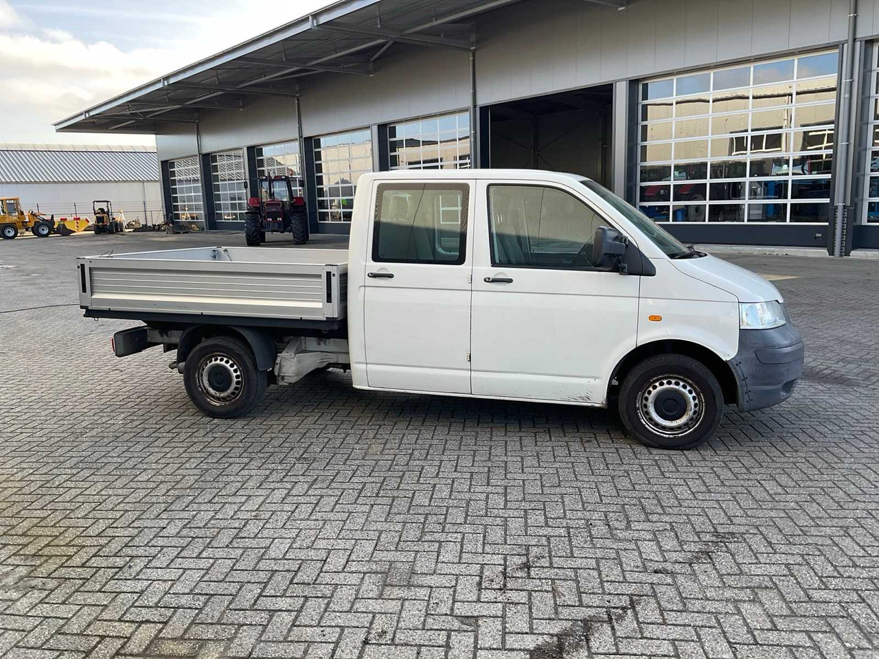 2006 VOLKSWAGEN TRANSPORTER COMMERCIAL VEHICLE - شاحنة التوصيل: صورة 5 2006 VOLKSWAGEN TRANSPORTER COMMERCIAL VEHICLE - شاحنة التوصيل: صورة 5