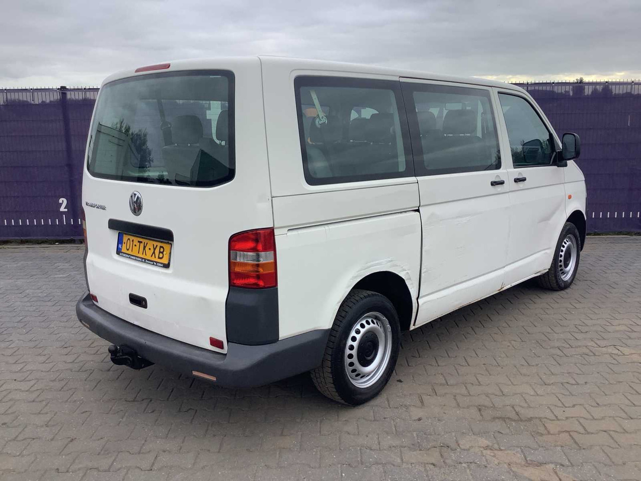 2006 - VOLKSWAGEN - TRANSPORTER KOMBI - 1.9 TDI 300 BASELINE - COMMERCIAL VEHICLE - شاحنة التوصيل: صورة 4 2006 - VOLKSWAGEN - TRANSPORTER KOMBI - 1.9 TDI 300 BASELINE - COMMERCIAL VEHICLE - شاحنة التوصيل: صورة 4