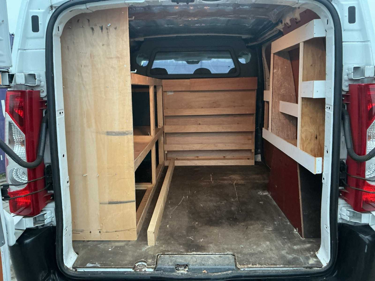 2007 - FIAT - SCUDO - 10 1.6 MJ KH1 - COMMERCIAL VEHICLE - شاحنة التوصيل: صورة 5 2007 - FIAT - SCUDO - 10 1.6 MJ KH1 - COMMERCIAL VEHICLE - شاحنة التوصيل: صورة 5