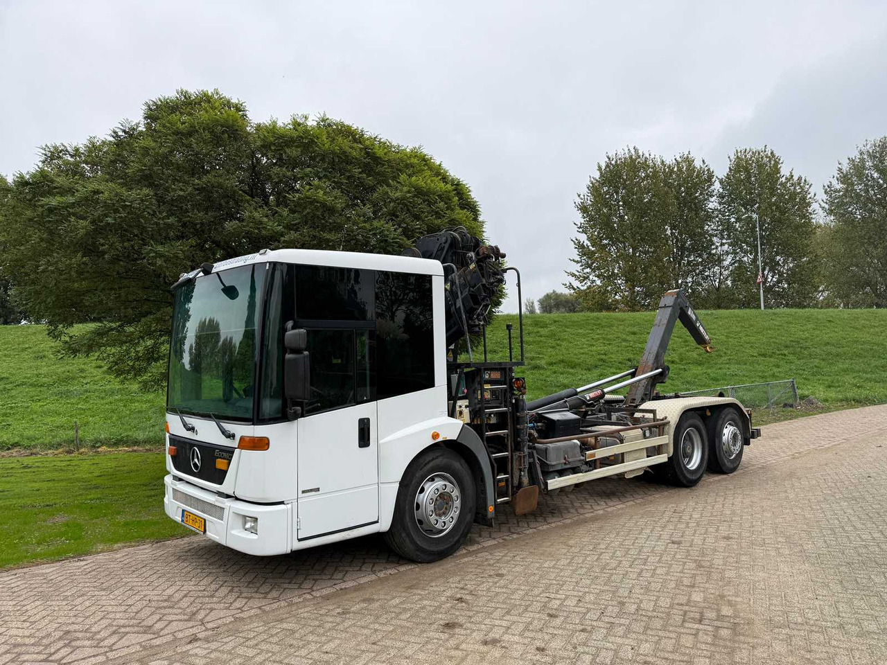 شاحنة 2007 MERCEDES-BENZ ECONIC CRANE TRUCK HIAB 220 - 6X2: صورة 7 شاحنة 2007 MERCEDES-BENZ ECONIC CRANE TRUCK HIAB 220 - 6X2: صورة 7