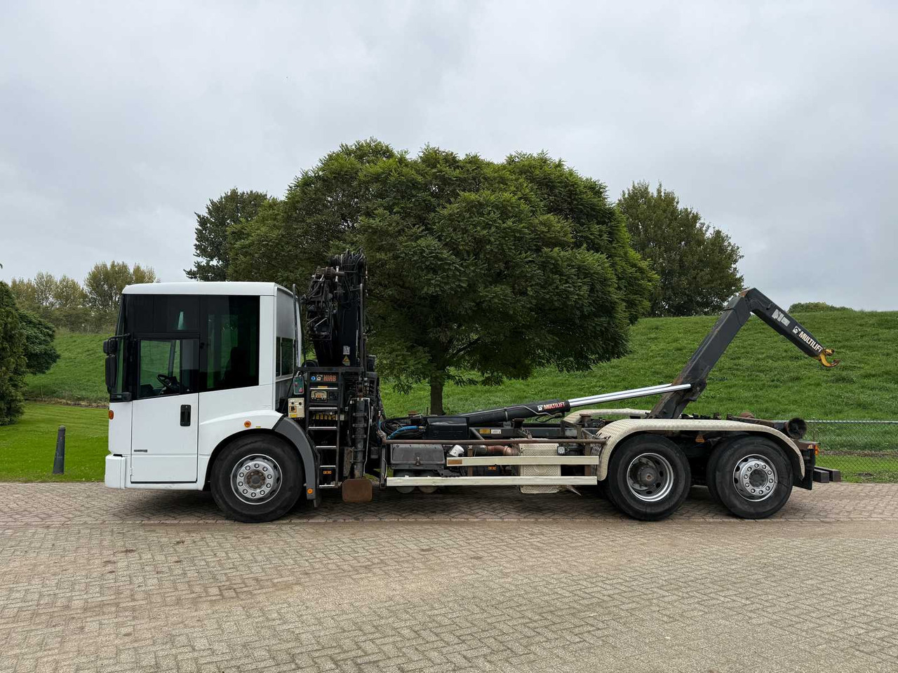 شاحنة 2007 MERCEDES-BENZ ECONIC CRANE TRUCK HIAB 220 - 6X2: صورة 8 شاحنة 2007 MERCEDES-BENZ ECONIC CRANE TRUCK HIAB 220 - 6X2: صورة 8