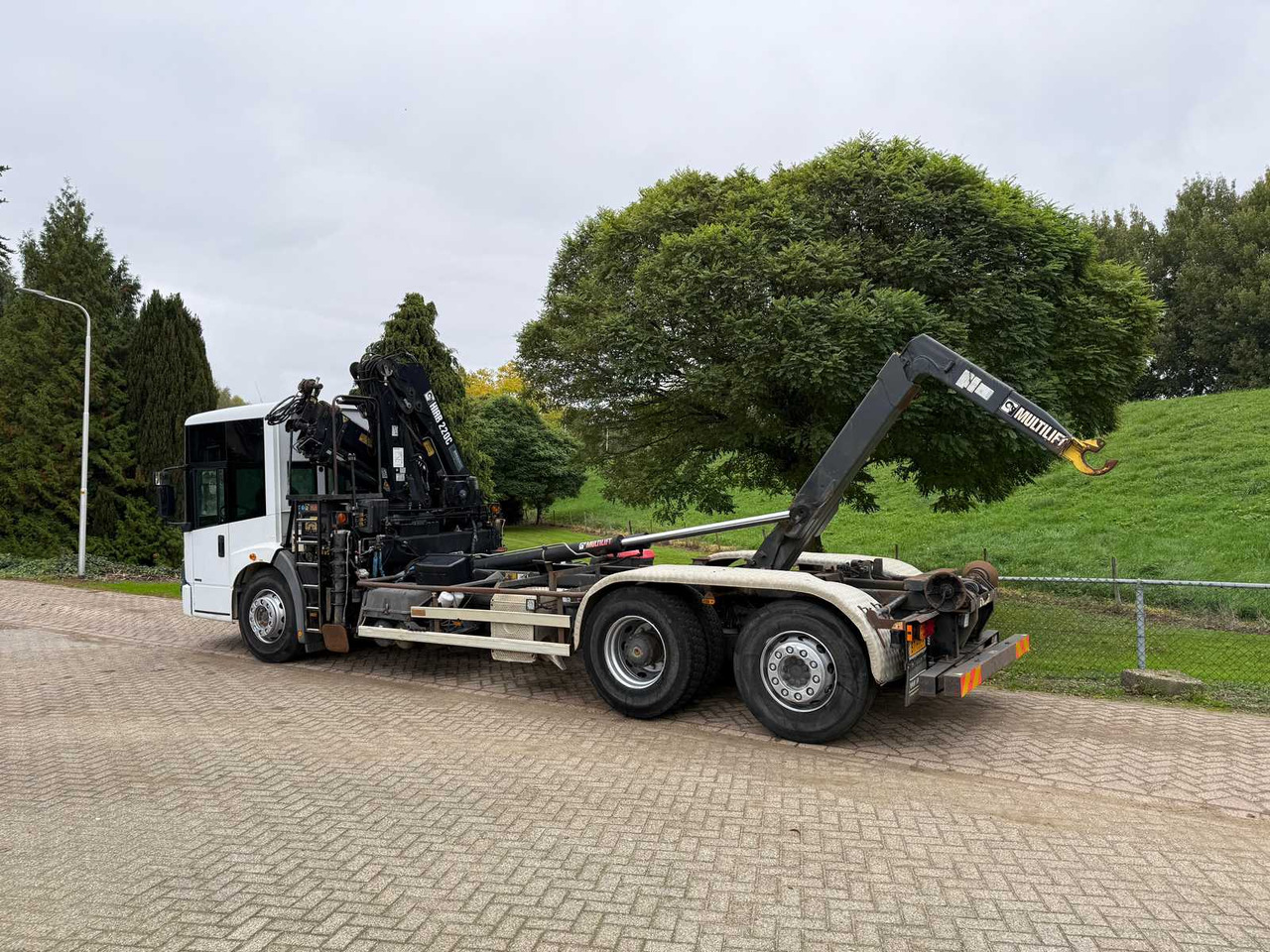 شاحنة 2007 MERCEDES-BENZ ECONIC CRANE TRUCK HIAB 220 - 6X2: صورة 6 شاحنة 2007 MERCEDES-BENZ ECONIC CRANE TRUCK HIAB 220 - 6X2: صورة 6