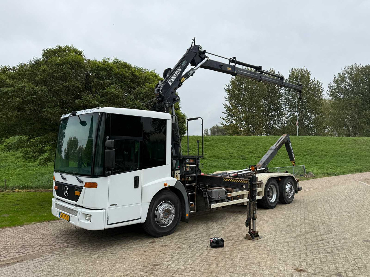 2007 MERCEDES-BENZ ECONIC CRANE TRUCK HIAB 220 - 6X2 - شاحنة: صورة 2 2007 MERCEDES-BENZ ECONIC CRANE TRUCK HIAB 220 - 6X2 - شاحنة: صورة 2