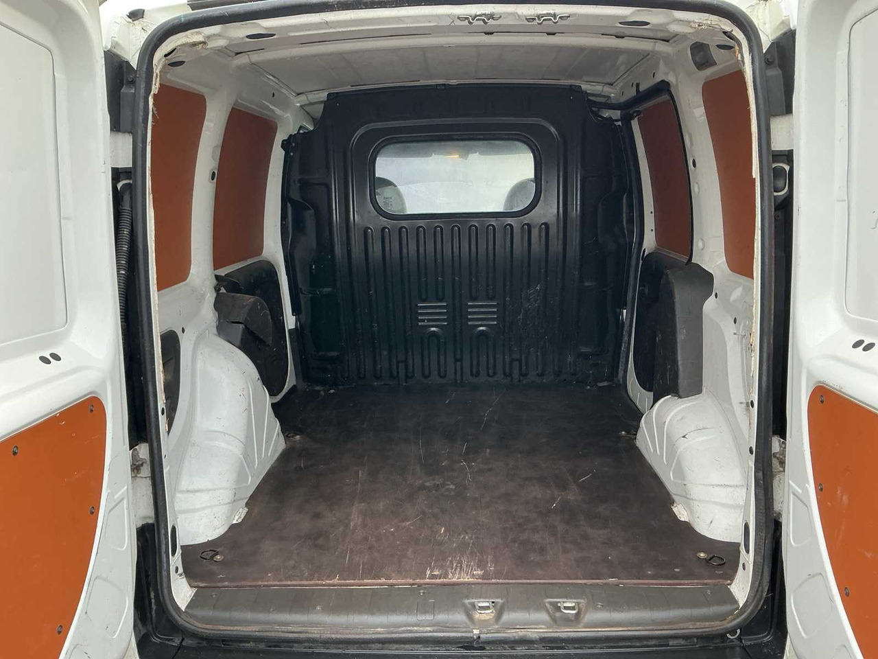 2008 - FIAT - DOBLÒ - 1.6 CNG/PETROL COMFORT - COMMERCIAL VEHICLE - شاحنة التوصيل: صورة 5 2008 - FIAT - DOBLÒ - 1.6 CNG/PETROL COMFORT - COMMERCIAL VEHICLE - شاحنة التوصيل: صورة 5