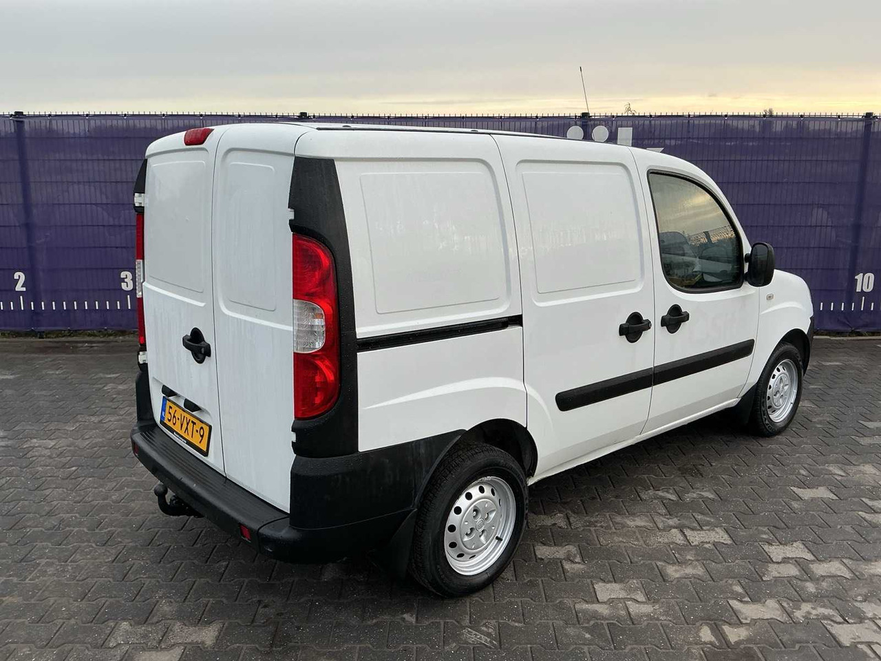 2008 - FIAT - DOBLÒ - 1.6 CNG/PETROL COMFORT - COMMERCIAL VEHICLE - شاحنة التوصيل: صورة 4 2008 - FIAT - DOBLÒ - 1.6 CNG/PETROL COMFORT - COMMERCIAL VEHICLE - شاحنة التوصيل: صورة 4