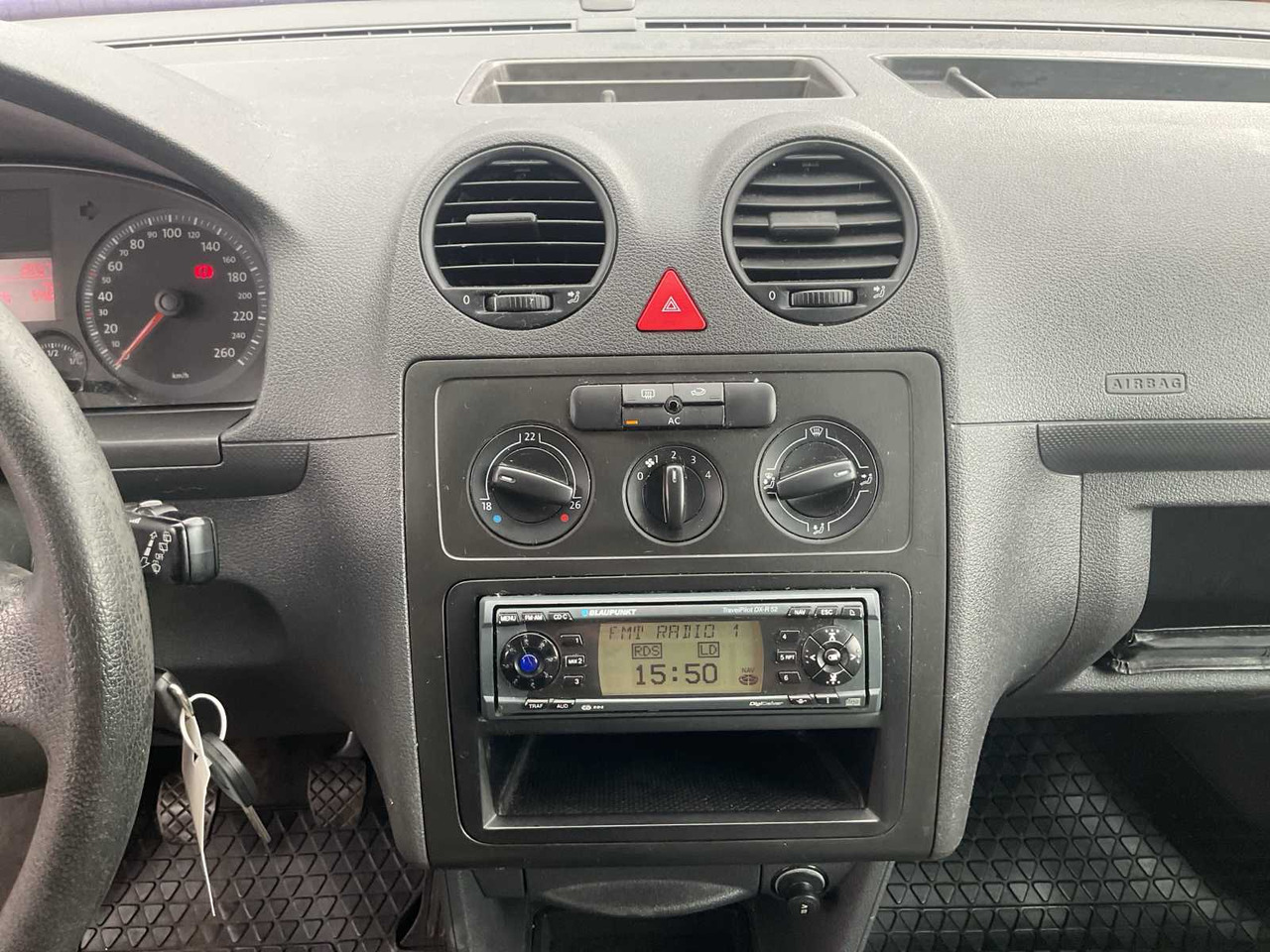 شاحنة التوصيل 2008 - VOLKSWAGEN - CADDY - 1.6 MAXI - COMMERCIAL VEHICLE: صورة 8 شاحنة التوصيل 2008 - VOLKSWAGEN - CADDY - 1.6 MAXI - COMMERCIAL VEHICLE: صورة 8