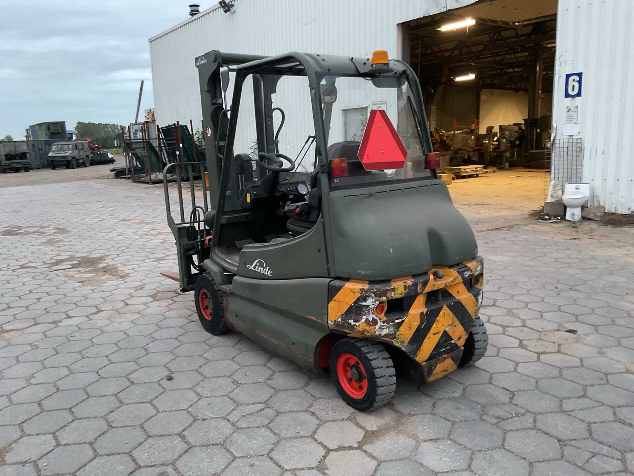 2009 LINDE E35 FORKLIFT - رافعة شوكية: صورة 4 2009 LINDE E35 FORKLIFT - رافعة شوكية: صورة 4