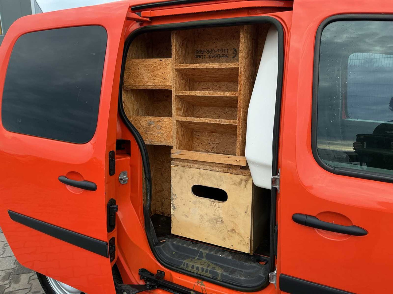 2009 - RENAULT - KANGOO EXPRESS - 1.5 DCI 90 EX.TECH L - COMMERCIAL VEHICLE - شاحنة التوصيل: صورة 5 2009 - RENAULT - KANGOO EXPRESS - 1.5 DCI 90 EX.TECH L - COMMERCIAL VEHICLE - شاحنة التوصيل: صورة 5