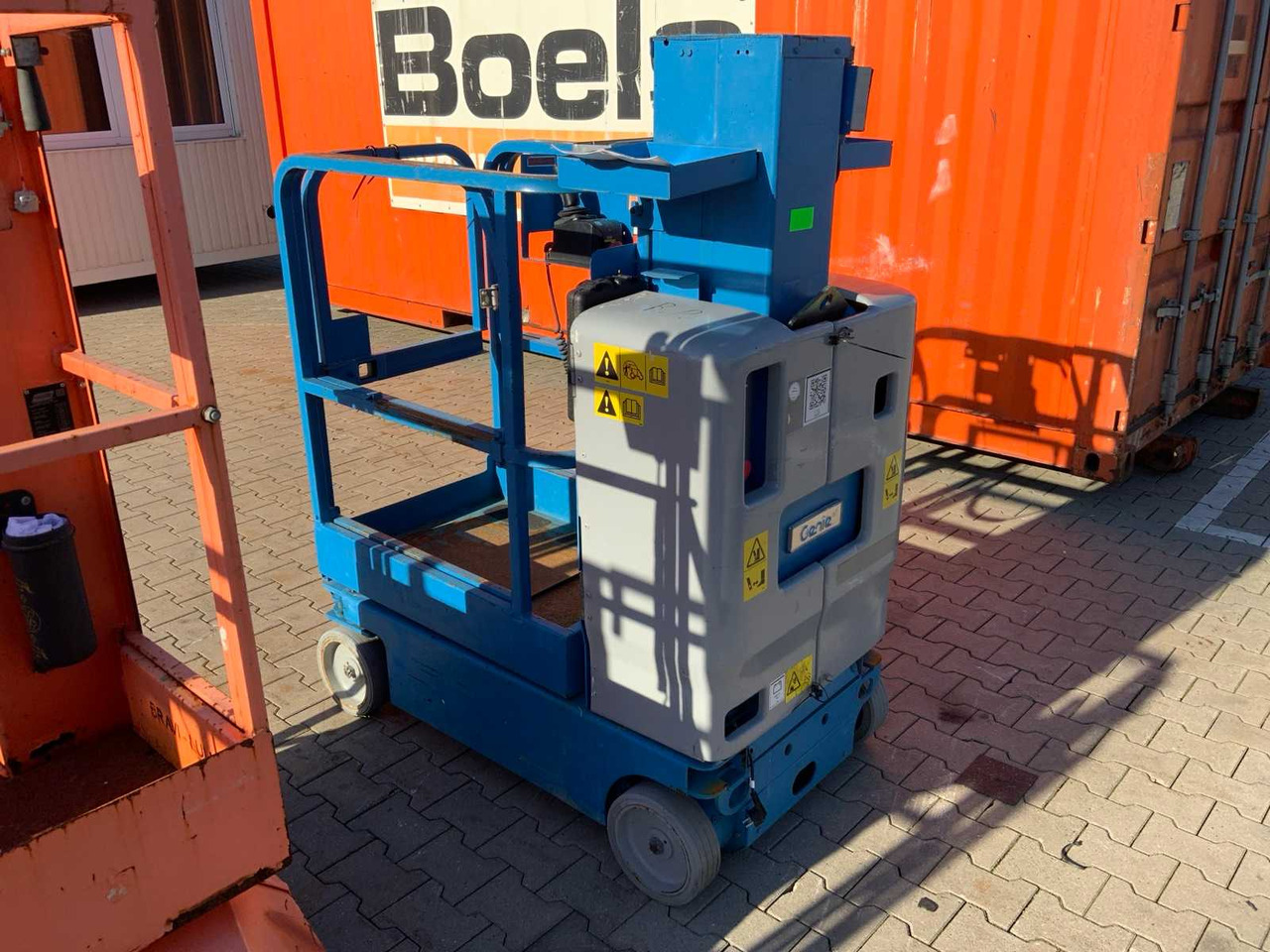 2011 GENIE GRC-12 AERIAL PLATFORM / PASSENGER LIFT - معدات الوصول: صورة 3 2011 GENIE GRC-12 AERIAL PLATFORM / PASSENGER LIFT - معدات الوصول: صورة 3