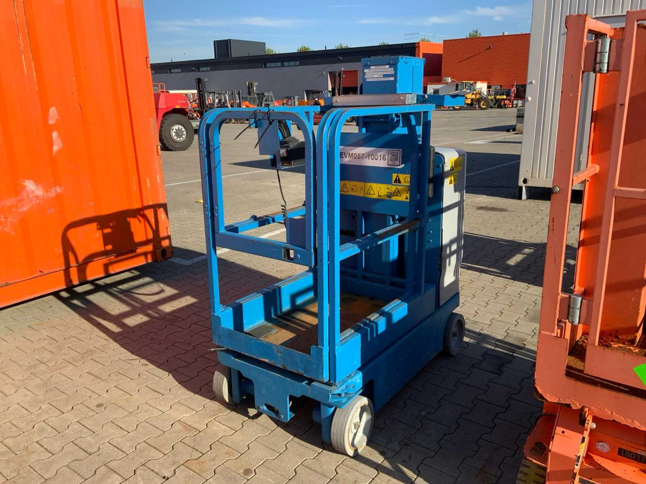 2011 GENIE GRC-12 AERIAL PLATFORM / PASSENGER LIFT - معدات الوصول: صورة 2 2011 GENIE GRC-12 AERIAL PLATFORM / PASSENGER LIFT - معدات الوصول: صورة 2