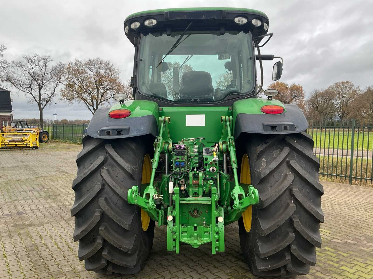 2012 JOHN DEERE 7230 R ALL-WHEEL DRIVE FARM TRACTOR - جرار: صورة 4 2012 JOHN DEERE 7230 R ALL-WHEEL DRIVE FARM TRACTOR - جرار: صورة 4