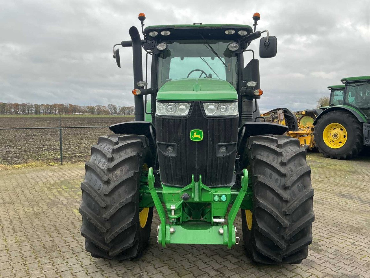 2012 JOHN DEERE 7230 R ALL-WHEEL DRIVE FARM TRACTOR - جرار: صورة 2 2012 JOHN DEERE 7230 R ALL-WHEEL DRIVE FARM TRACTOR - جرار: صورة 2