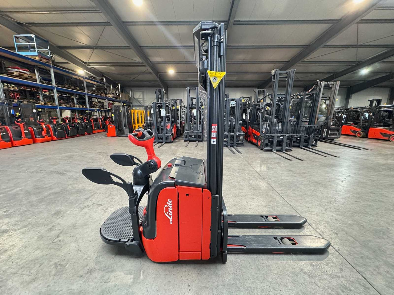 2012 SERVICE +UVV 09/2026 LINDE L16AP 1.600KG TRIPLEX 470CM PALLET TRUCK ANT 4.430 HOURS - رافعة شوكية: صورة 4 2012 SERVICE +UVV 09/2026 LINDE L16AP 1.600KG TRIPLEX 470CM PALLET TRUCK ANT 4.430 HOURS - رافعة شوكية: صورة 4