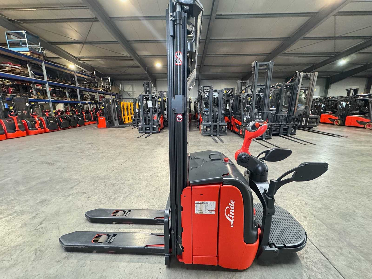 2012 SERVICE +UVV 09/2026 LINDE L16AP 1.600KG TRIPLEX 470CM PALLET TRUCK ANT 4.430 HOURS - رافعة شوكية: صورة 1 2012 SERVICE +UVV 09/2026 LINDE L16AP 1.600KG TRIPLEX 470CM PALLET TRUCK ANT 4.430 HOURS - رافعة شوكية: صورة 1