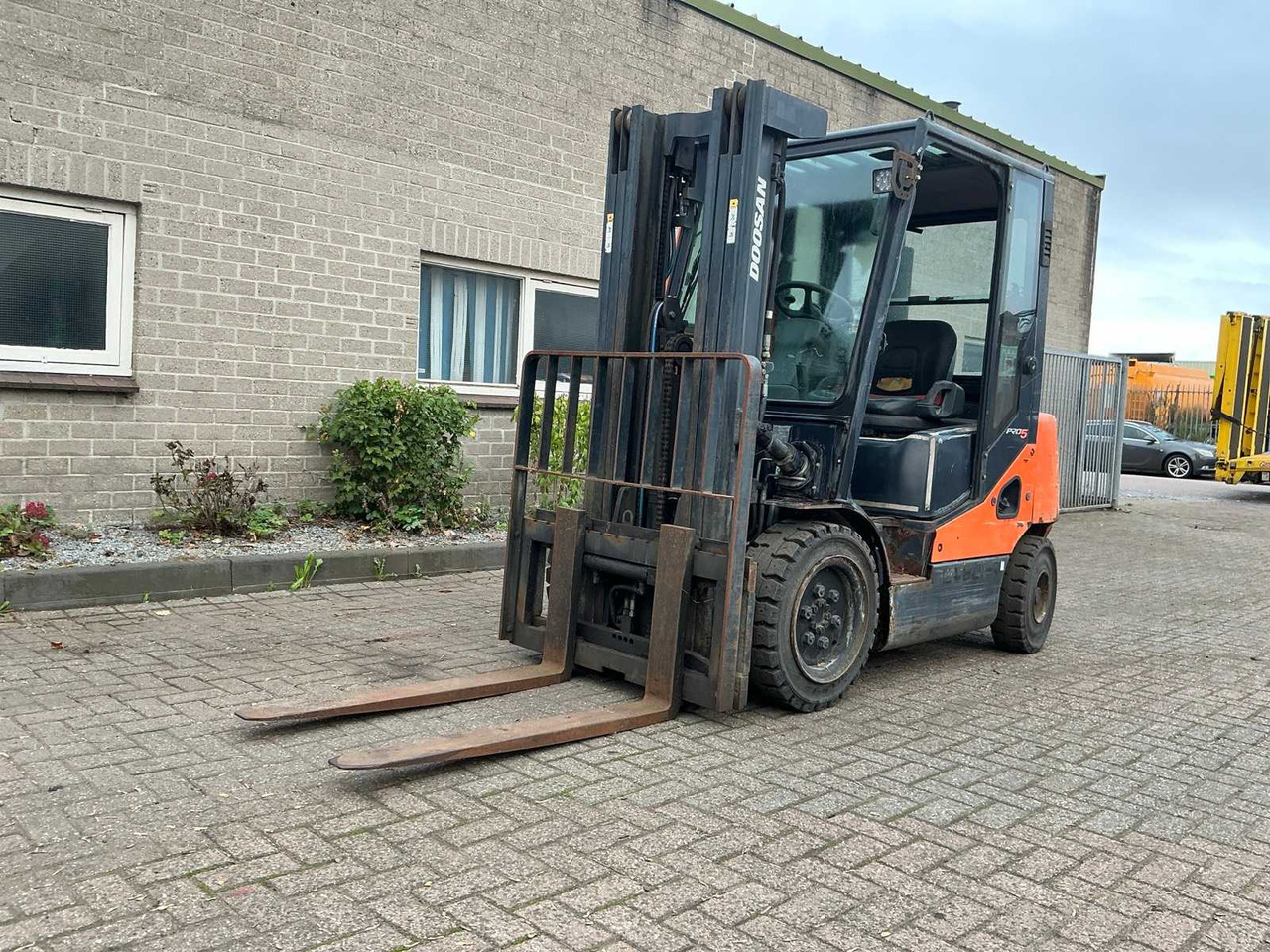 2013 DOOSAN D30S-5 FORKLIFT - رافعة شوكية: صورة 1 2013 DOOSAN D30S-5 FORKLIFT - رافعة شوكية: صورة 1