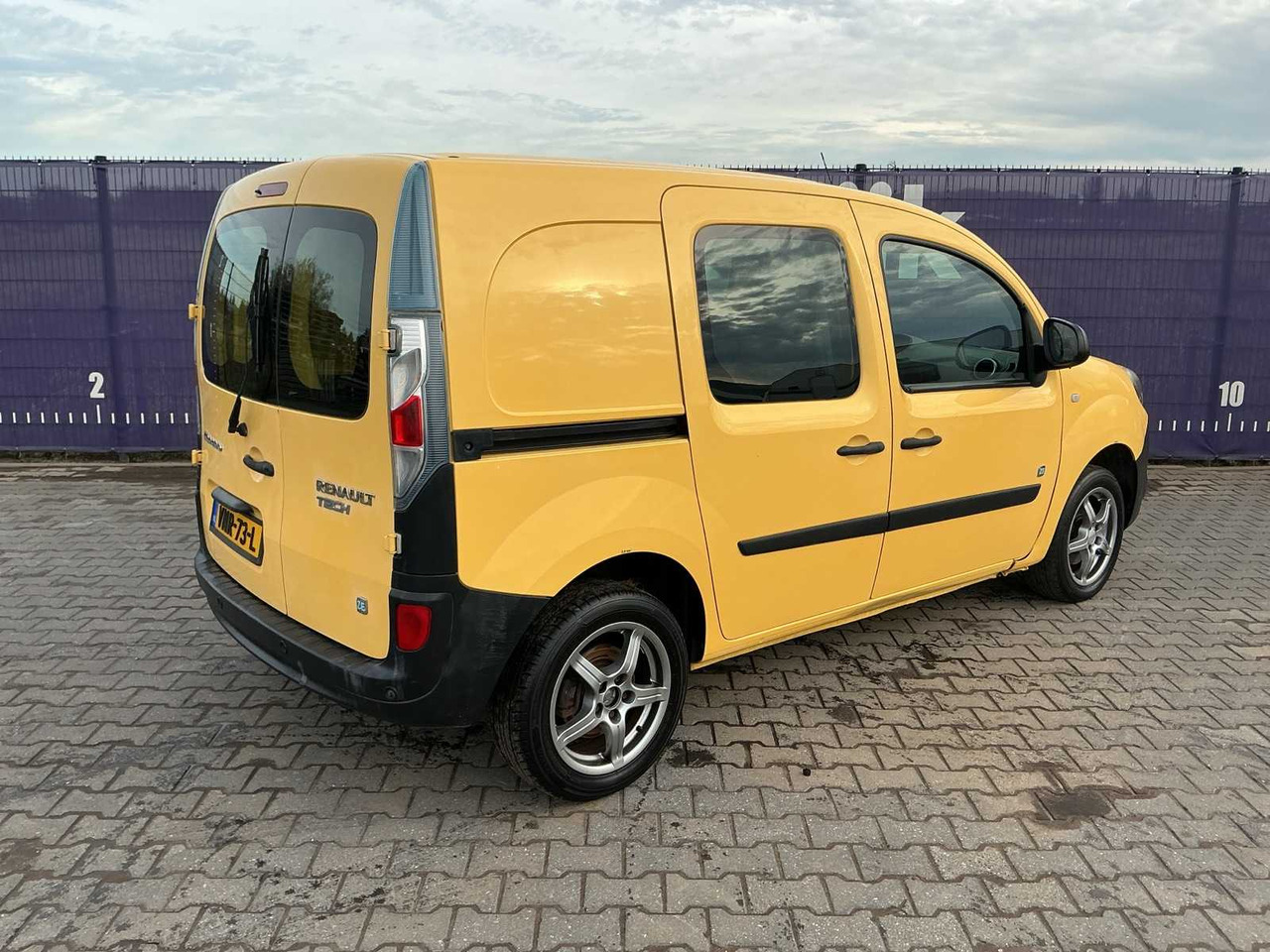 2013 - RENAULT - KANGOO EXPRESS - Z.E. - COMMERCIAL VEHICLE - شاحنة التوصيل: صورة 4 2013 - RENAULT - KANGOO EXPRESS - Z.E. - COMMERCIAL VEHICLE - شاحنة التوصيل: صورة 4