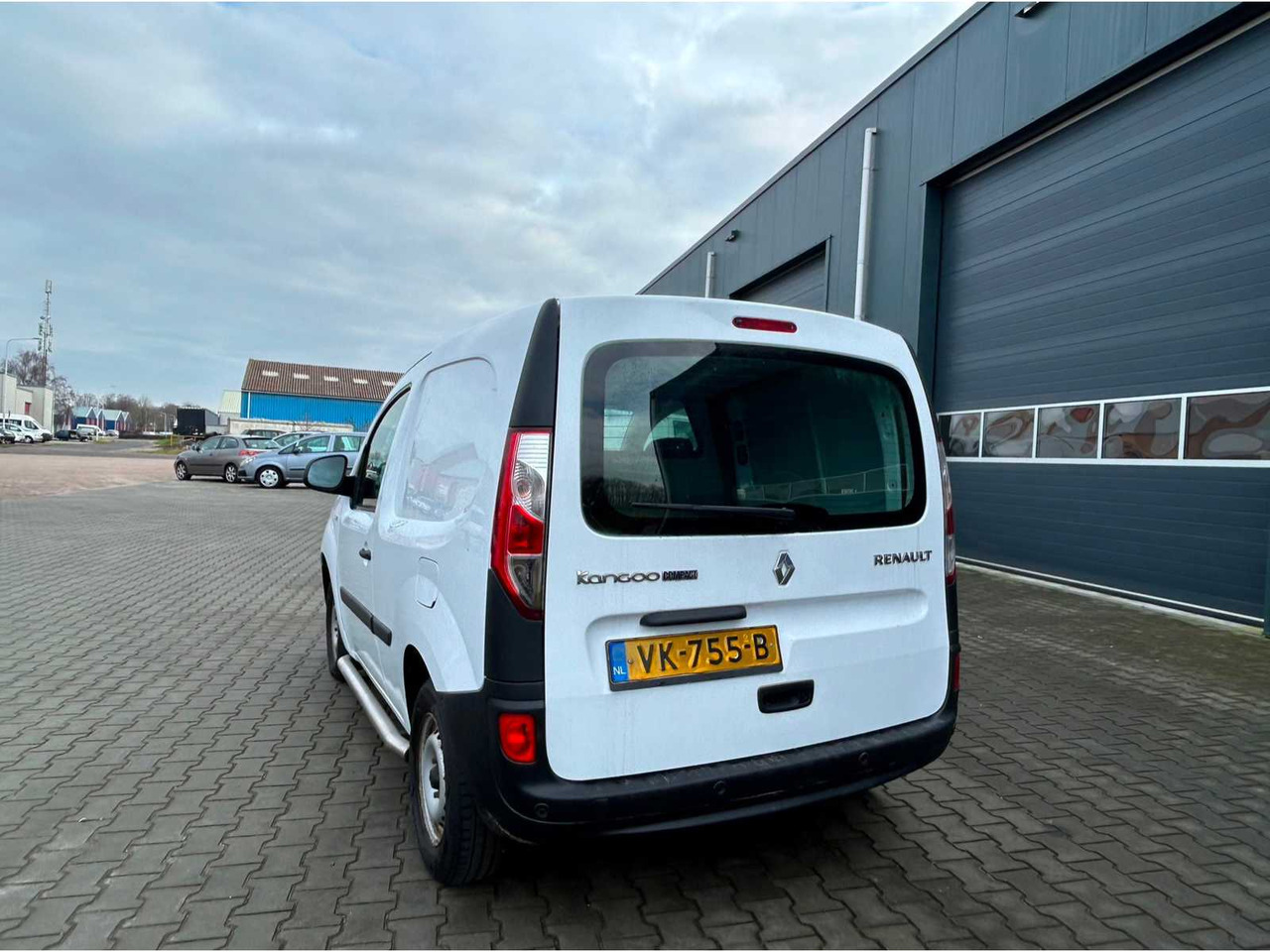 2014 RENAULT KANGOO EXPRESS COMMERCIAL VEHICLE - شاحنة التوصيل: صورة 3 2014 RENAULT KANGOO EXPRESS COMMERCIAL VEHICLE - شاحنة التوصيل: صورة 3