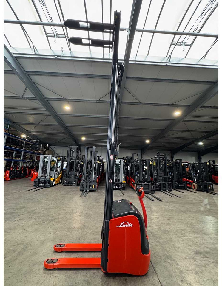 2014 SERVICE +UVV 09/2026 LINDE L14 1.400KG TRIPLEX 470CM PALLET TRUCK ANT 1.982 HOURS - رافعة شوكية: صورة 2 2014 SERVICE +UVV 09/2026 LINDE L14 1.400KG TRIPLEX 470CM PALLET TRUCK ANT 1.982 HOURS - رافعة شوكية: صورة 2