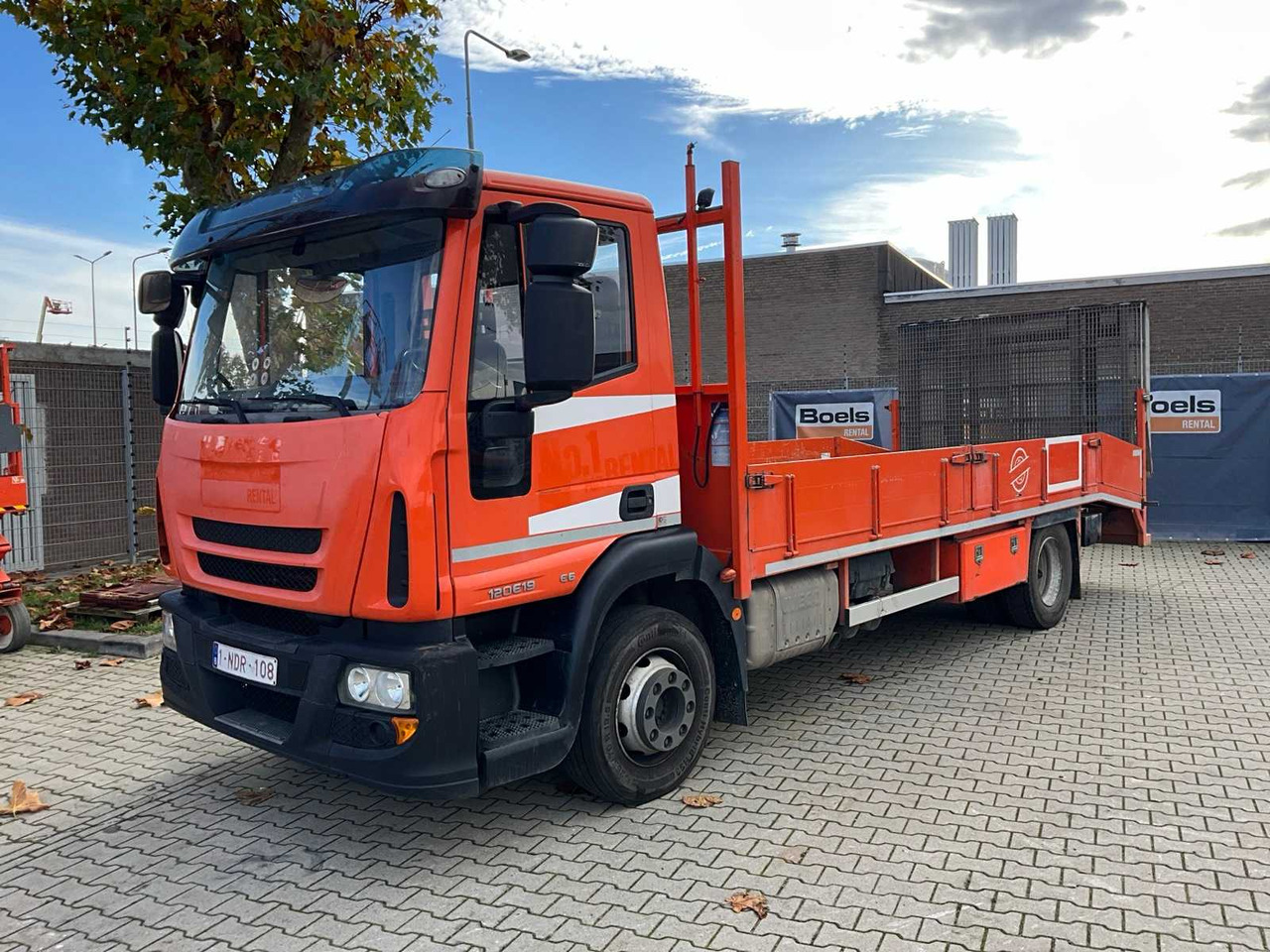 2015 IVECO EUROCARGO 120E19 RAMP TRUCK - شاحنة: صورة 1 2015 IVECO EUROCARGO 120E19 RAMP TRUCK - شاحنة: صورة 1