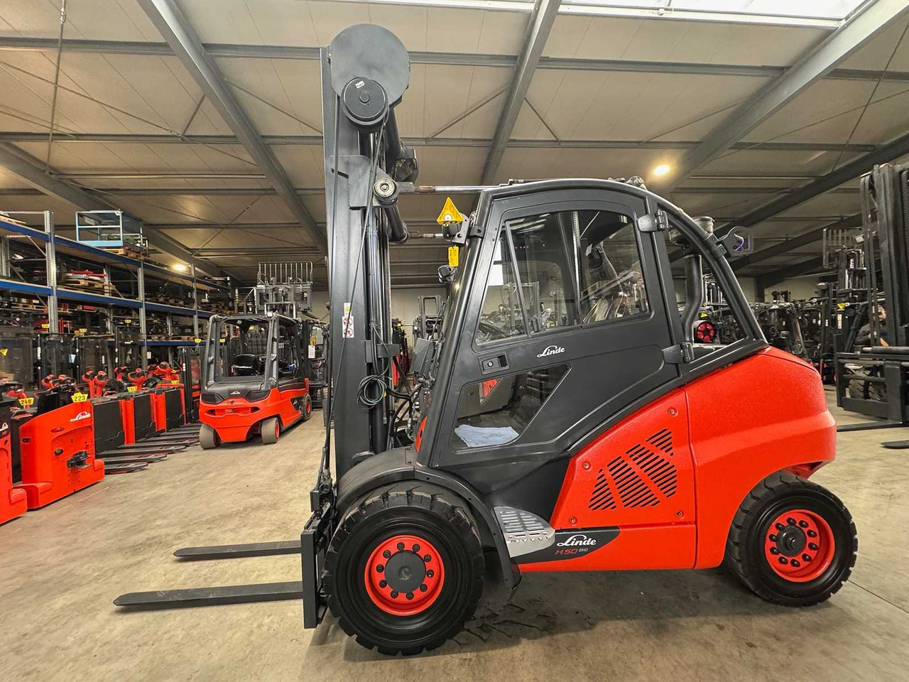 2015 SERVICE + UVV 10/2026 LINDE H50D TRIPLEX 666CM 3RD+4TH+5TH VALVE CAB DIESEL FORKLIFT - رافعة شوكية: صورة 2 2015 SERVICE + UVV 10/2026 LINDE H50D TRIPLEX 666CM 3RD+4TH+5TH VALVE CAB DIESEL FORKLIFT - رافعة شوكية: صورة 2