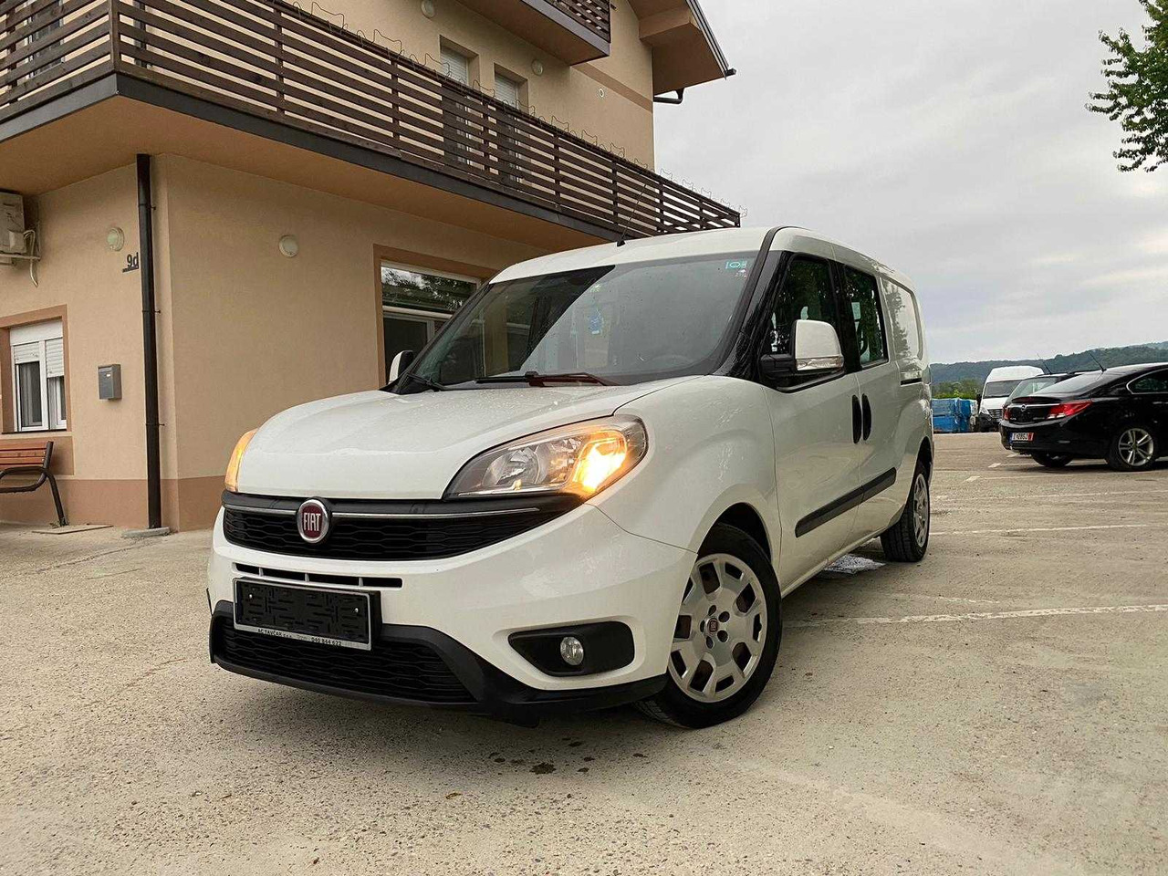 2016 - FIAT -DOBLO MAXI 105 MULTIJET - FURGON - شاحنة التوصيل: صورة 1 2016 - FIAT -DOBLO MAXI 105 MULTIJET - FURGON - شاحنة التوصيل: صورة 1