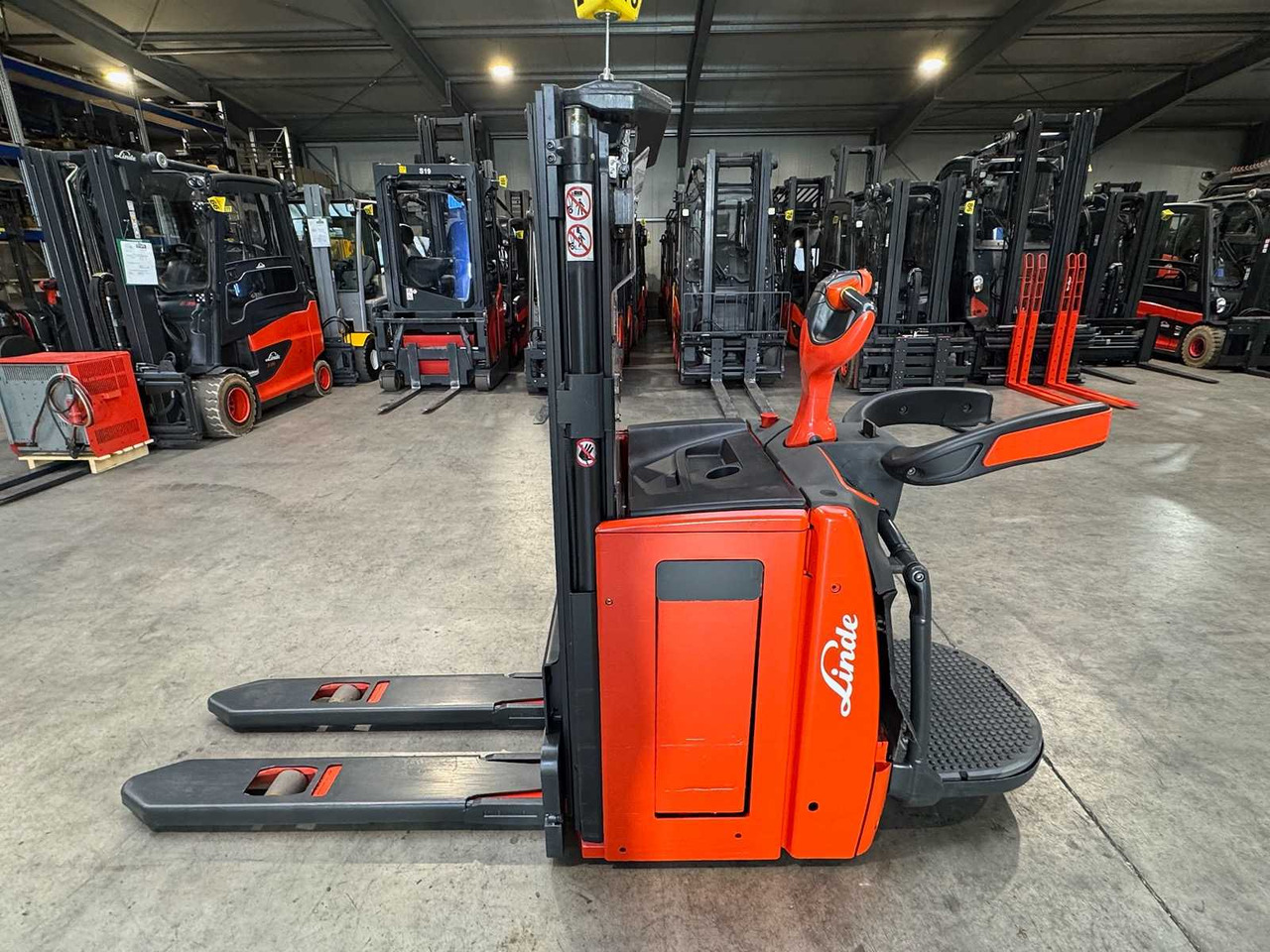 2017 SERVICE +UVV 10/2026 LINDE L14AP EVO 1.400KG SCALE PALLET TRUCK ANT 3.817 HOURS - رافعة شوكية: صورة 2 2017 SERVICE +UVV 10/2026 LINDE L14AP EVO 1.400KG SCALE PALLET TRUCK ANT 3.817 HOURS - رافعة شوكية: صورة 2
