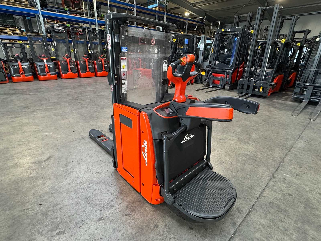 2017 SERVICE +UVV 10/2026 LINDE L14AP EVO 1.400KG SCALE PALLET TRUCK ANT 3.817 HOURS - رافعة شوكية: صورة 1 2017 SERVICE +UVV 10/2026 LINDE L14AP EVO 1.400KG SCALE PALLET TRUCK ANT 3.817 HOURS - رافعة شوكية: صورة 1