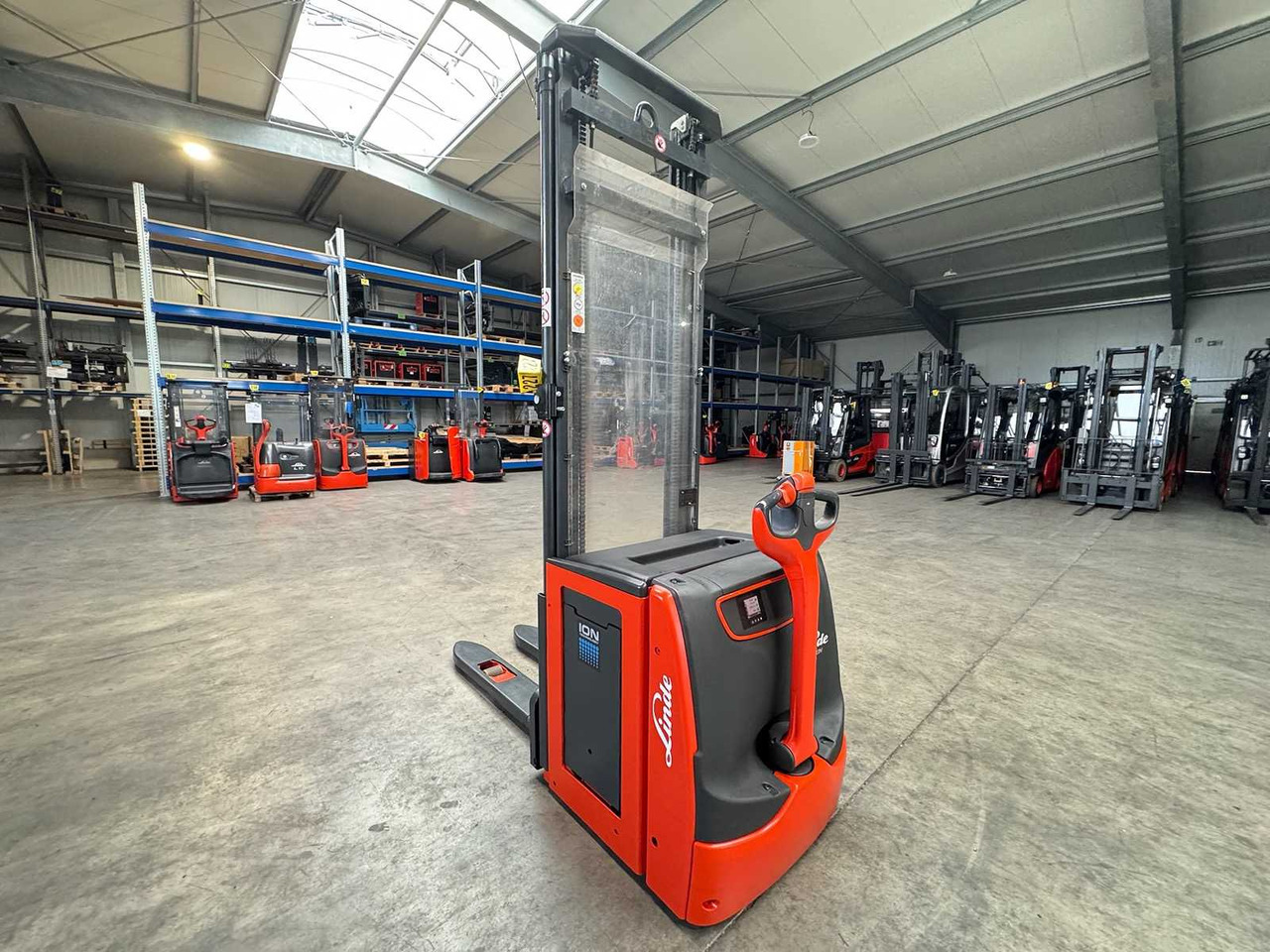 2018 SERVICE +UVV 09/2026 LINDE L14 LITHIUM LI-ION 1.400KG PALLET TRUCK ANT 2.942 HOURS - رافعة شوكية: صورة 1 2018 SERVICE +UVV 09/2026 LINDE L14 LITHIUM LI-ION 1.400KG PALLET TRUCK ANT 2.942 HOURS - رافعة شوكية: صورة 1