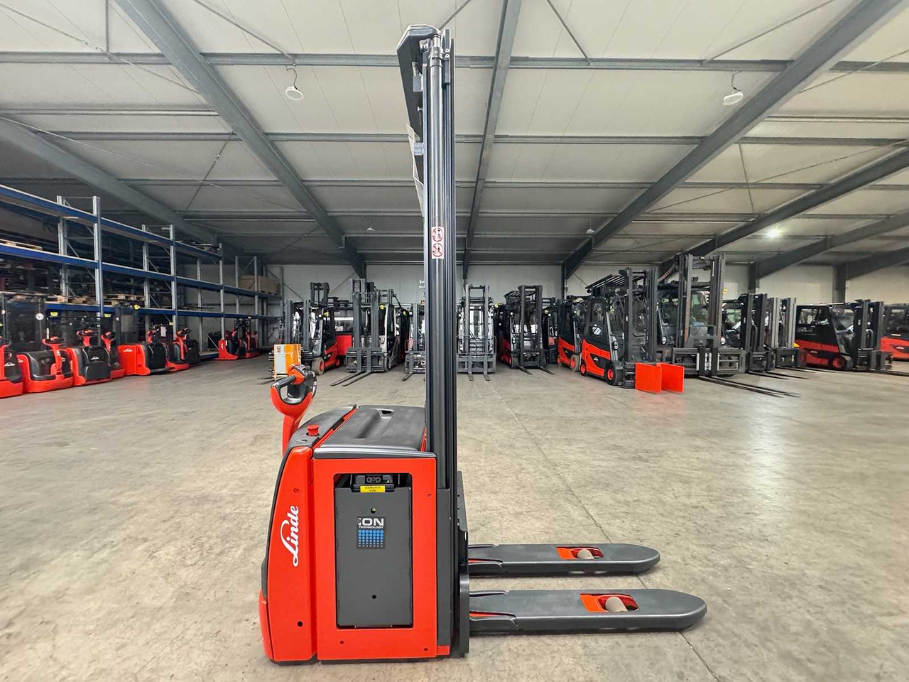 2018 SERVICE +UVV 09/2026 LINDE L14 LITHIUM LI-ION 1.400KG PALLET TRUCK ANT 3.912 HOURS - رافعة شوكية: صورة 3 2018 SERVICE +UVV 09/2026 LINDE L14 LITHIUM LI-ION 1.400KG PALLET TRUCK ANT 3.912 HOURS - رافعة شوكية: صورة 3
