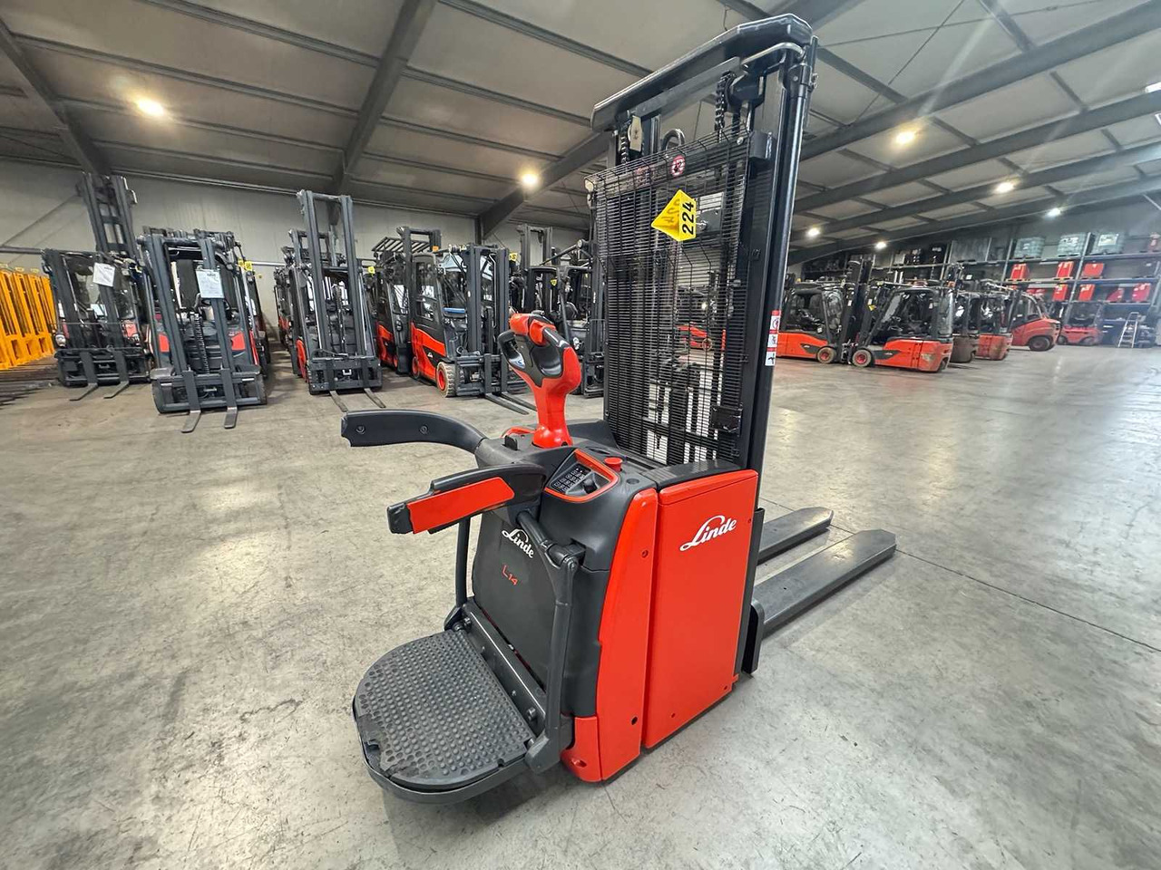 2018 SERVICE + UVV 10/2026 LINDE L14API TRIPLEX 470CM PALLET TRUCK PALLET TRUCK ANT SCALES INITIAL STROKE - رافعة شوكية: صورة 4 2018 SERVICE + UVV 10/2026 LINDE L14API TRIPLEX 470CM PALLET TRUCK PALLET TRUCK ANT SCALES INITIAL STROKE - رافعة شوكية: صورة 4