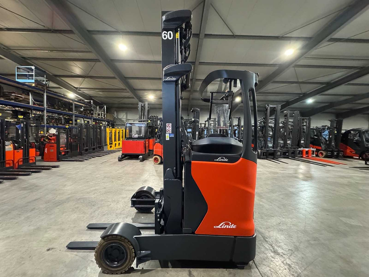 2018 SERVICE + UVV 12/2026 LINDE R14G TRIPLEX 696CM ELECTRIC FORKLIFT OFF-ROAD REACH TRUCK - رافعة شوكية: صورة 3 2018 SERVICE + UVV 12/2026 LINDE R14G TRIPLEX 696CM ELECTRIC FORKLIFT OFF-ROAD REACH TRUCK - رافعة شوكية: صورة 3