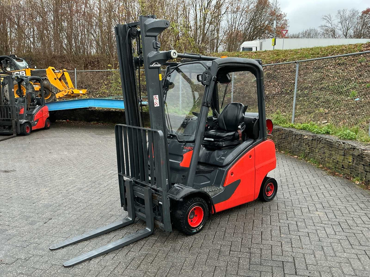 2019 LINDE H20T-01 FORKLIFT TRUCK - رافعة شوكية: صورة 1 2019 LINDE H20T-01 FORKLIFT TRUCK - رافعة شوكية: صورة 1