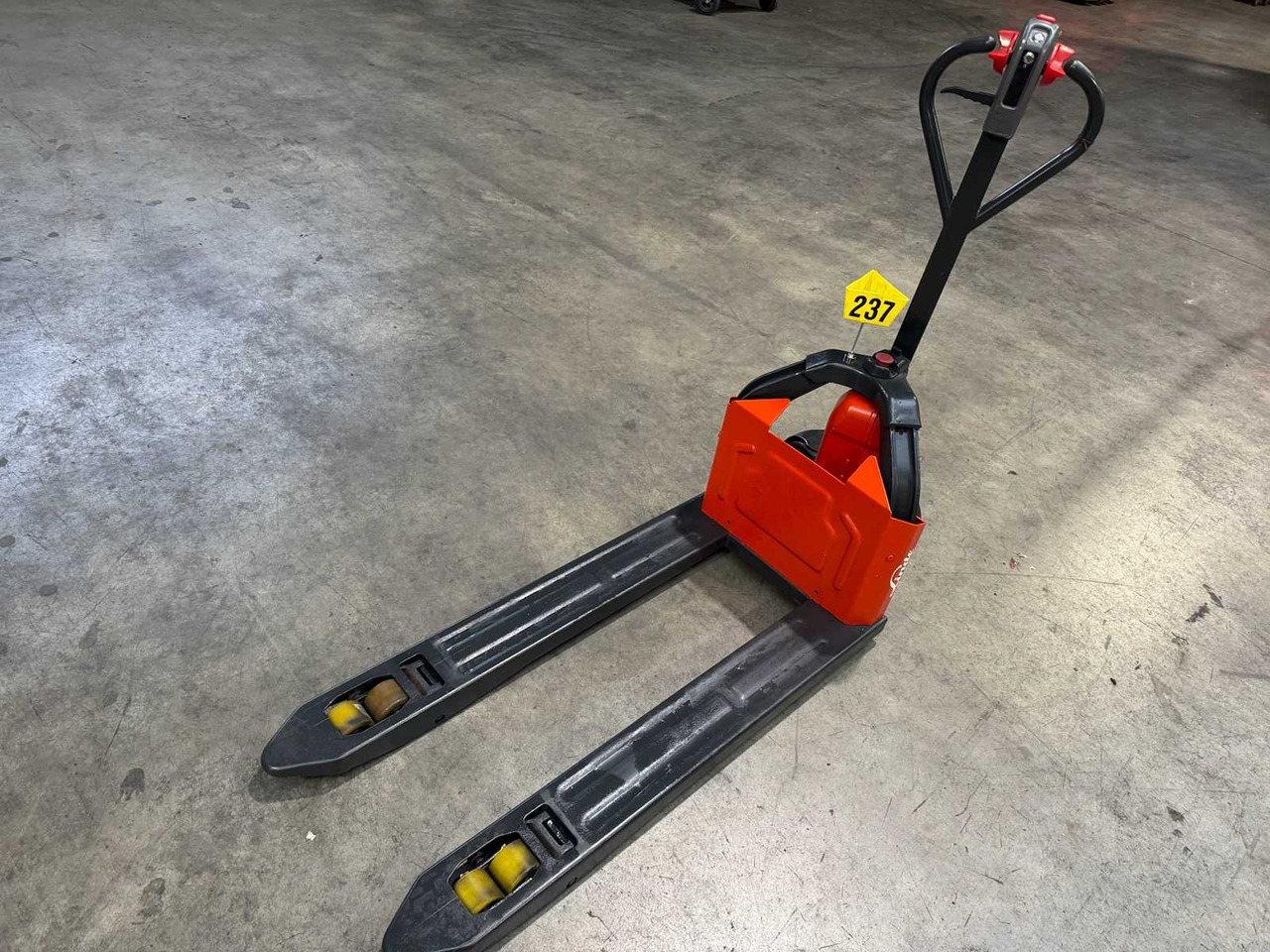 2019 LINDE MT12 1.200KG ANT PALLET TRUCK LITHIUM LI-ION STACKER 608 HOURS - رافعة شوكية: صورة 5 2019 LINDE MT12 1.200KG ANT PALLET TRUCK LITHIUM LI-ION STACKER 608 HOURS - رافعة شوكية: صورة 5