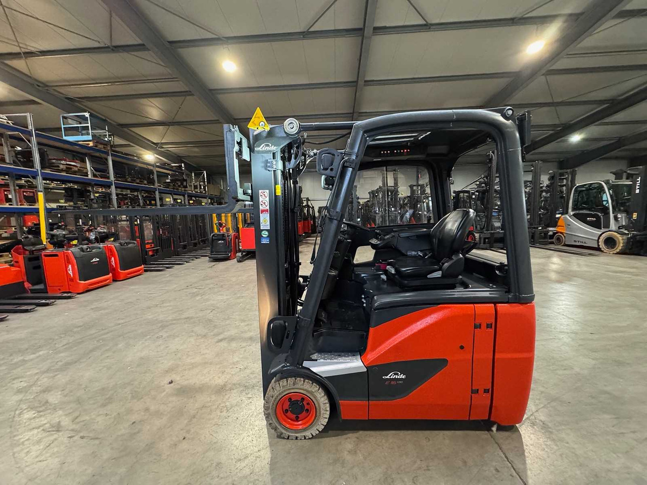 2019 SERVICE + UVV 12/2026 LINDE E16 1,600KG TRIPLEX ELECTRIC FORKLIFT 5,409 HOURS - رافعة شوكية: صورة 1 2019 SERVICE + UVV 12/2026 LINDE E16 1,600KG TRIPLEX ELECTRIC FORKLIFT 5,409 HOURS - رافعة شوكية: صورة 1