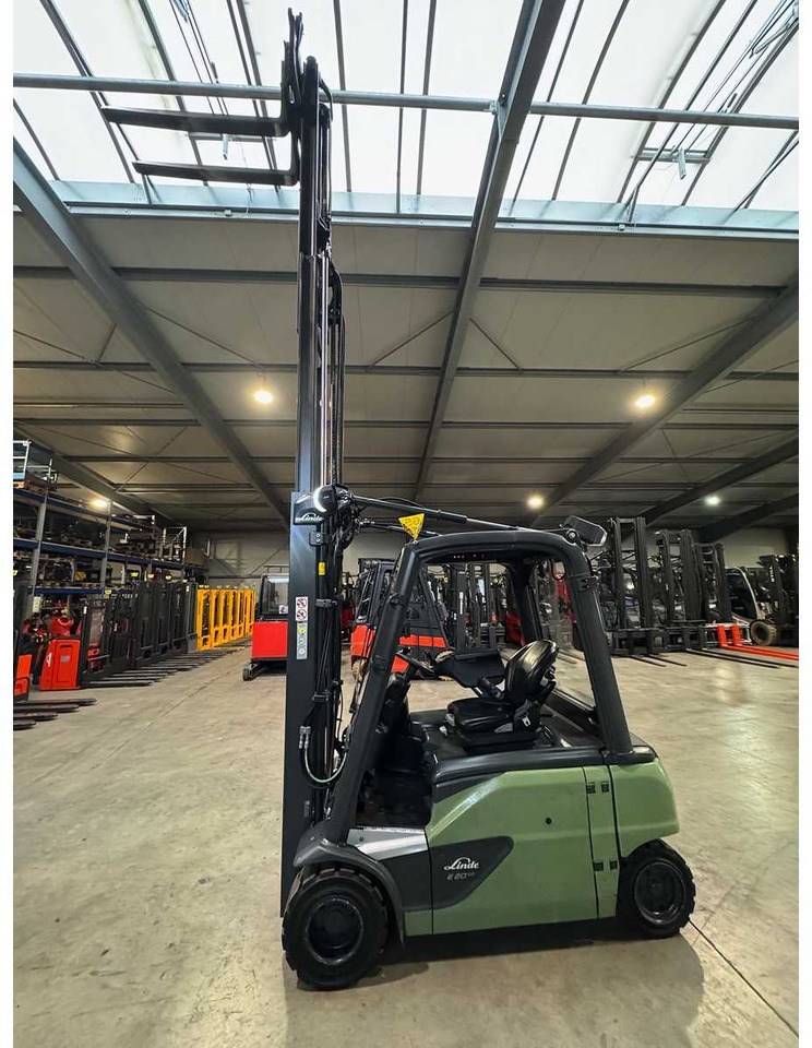 2019 SERVICE+UVV 12/2026 LINDE E20PL 2,000KG TRIPLEX 3RD + 4TH VALVE 4X TIRES NEW ELECTRIC FORKLIFT 5,286 HOURS - رافعة شوكية: صورة 4 2019 SERVICE+UVV 12/2026 LINDE E20PL 2,000KG TRIPLEX 3RD + 4TH VALVE 4X TIRES NEW ELECTRIC FORKLIFT 5,286 HOURS - رافعة شوكية: صورة 4
