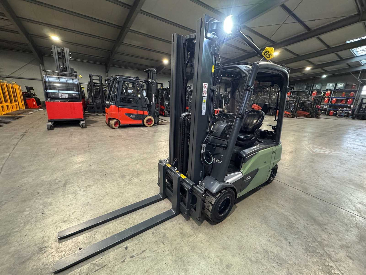 2019 SERVICE+UVV 12/2026 LINDE E20PL 2,000KG TRIPLEX 3RD + 4TH VALVE 4X TIRES NEW ELECTRIC FORKLIFT 5,286 HOURS - رافعة شوكية: صورة 3 2019 SERVICE+UVV 12/2026 LINDE E20PL 2,000KG TRIPLEX 3RD + 4TH VALVE 4X TIRES NEW ELECTRIC FORKLIFT 5,286 HOURS - رافعة شوكية: صورة 3
