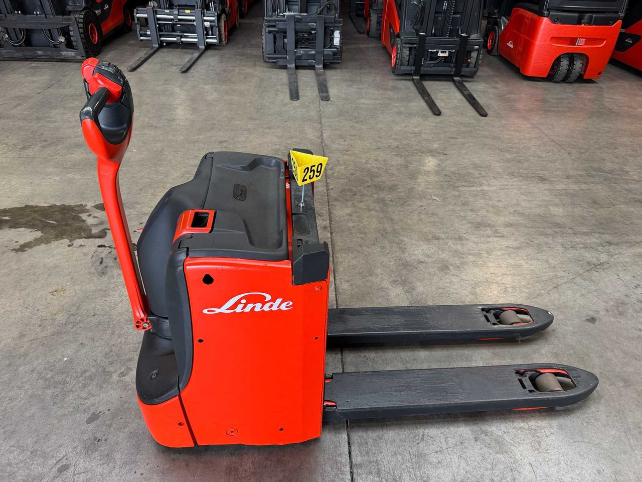 2021 LINDE T16L PALLET TRUCK ANT STACKER INITIAL STROKE 1,675 HOURS - رافعة شوكية: صورة 5 2021 LINDE T16L PALLET TRUCK ANT STACKER INITIAL STROKE 1,675 HOURS - رافعة شوكية: صورة 5