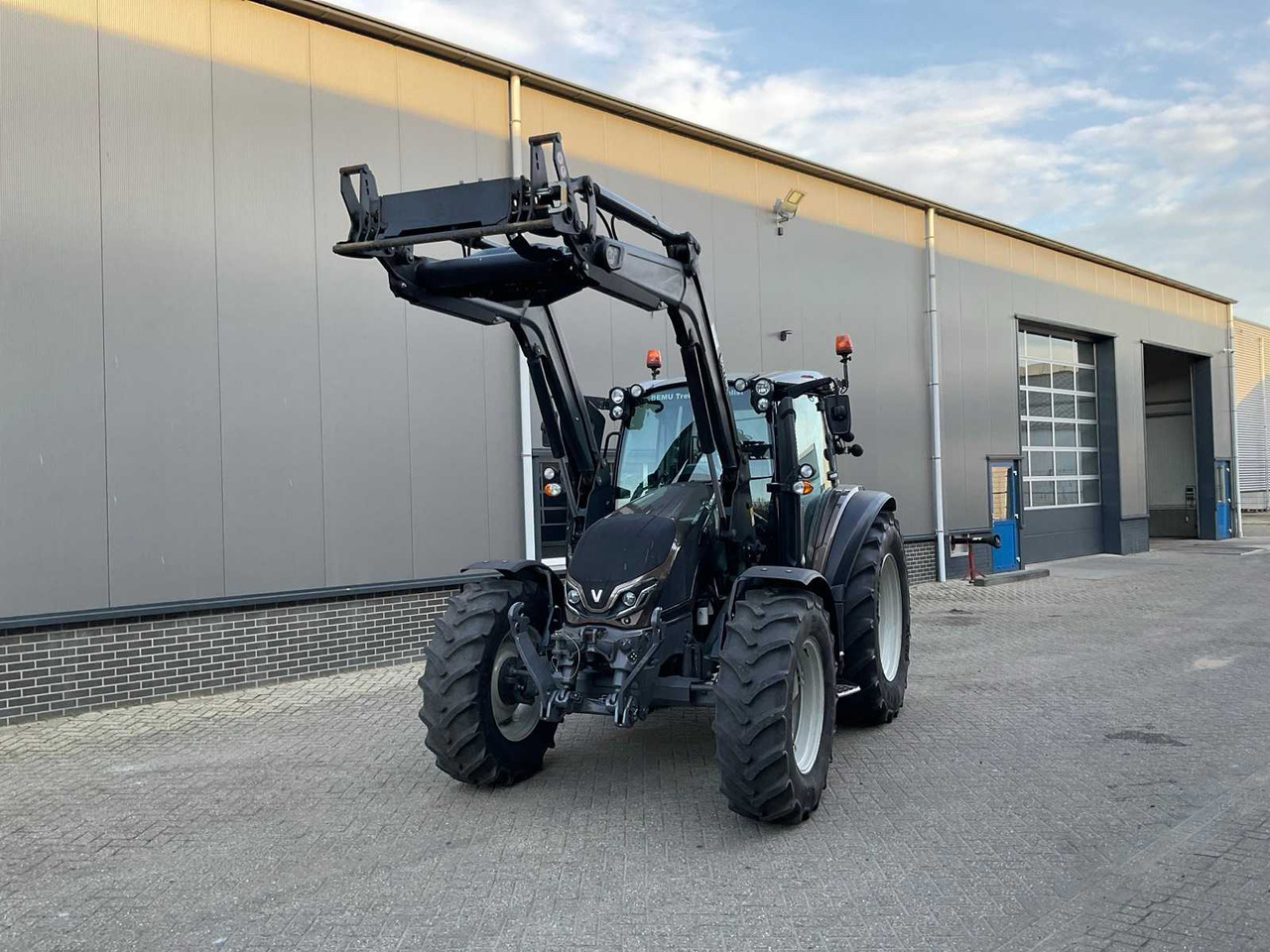 2022 VALTRA G115 HITECH ALL-WHEEL DRIVE FARM TRACTOR - جرار: صورة 3 2022 VALTRA G115 HITECH ALL-WHEEL DRIVE FARM TRACTOR - جرار: صورة 3