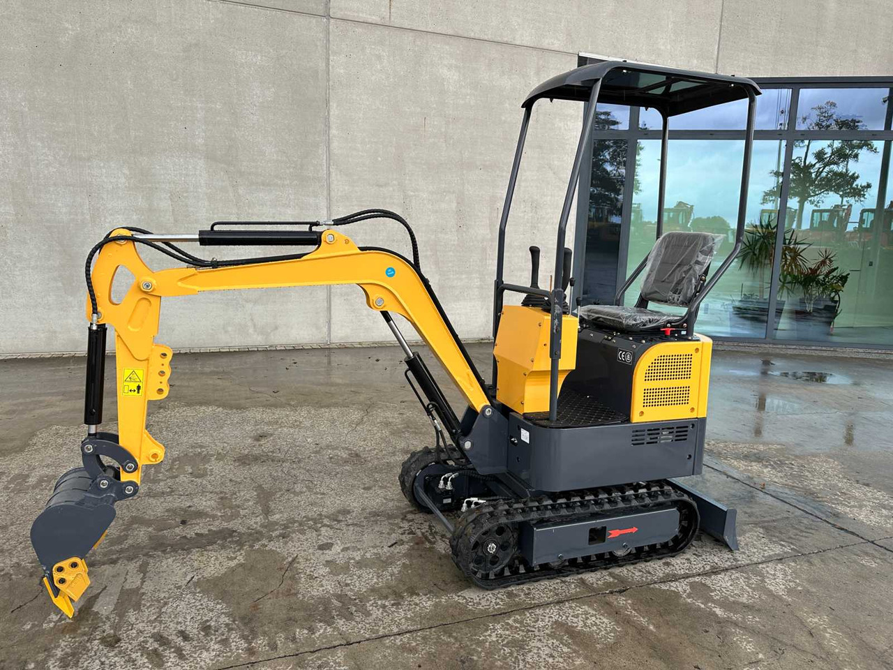 2025 - TP13 - MINI EXCAVATOR - حفارة مُصَّغرة: صورة 1 2025 - TP13 - MINI EXCAVATOR - حفارة مُصَّغرة: صورة 1