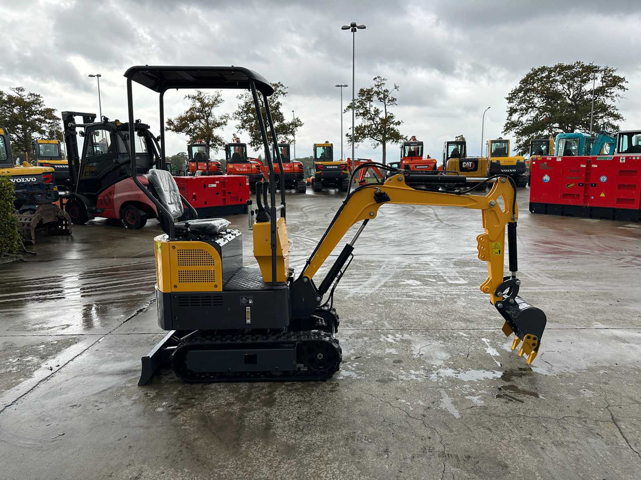 2025 - TP13 - MINI EXCAVATOR - حفارة مُصَّغرة: صورة 4 2025 - TP13 - MINI EXCAVATOR - حفارة مُصَّغرة: صورة 4