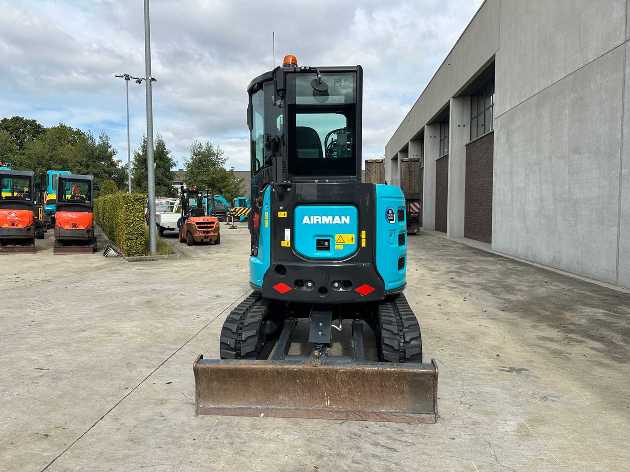 Airman AIRMAN - 2023 - AX33U-7 - MIDI EXCAVATOR - حفار زحاف: صورة 5 Airman AIRMAN - 2023 - AX33U-7 - MIDI EXCAVATOR - حفار زحاف: صورة 5