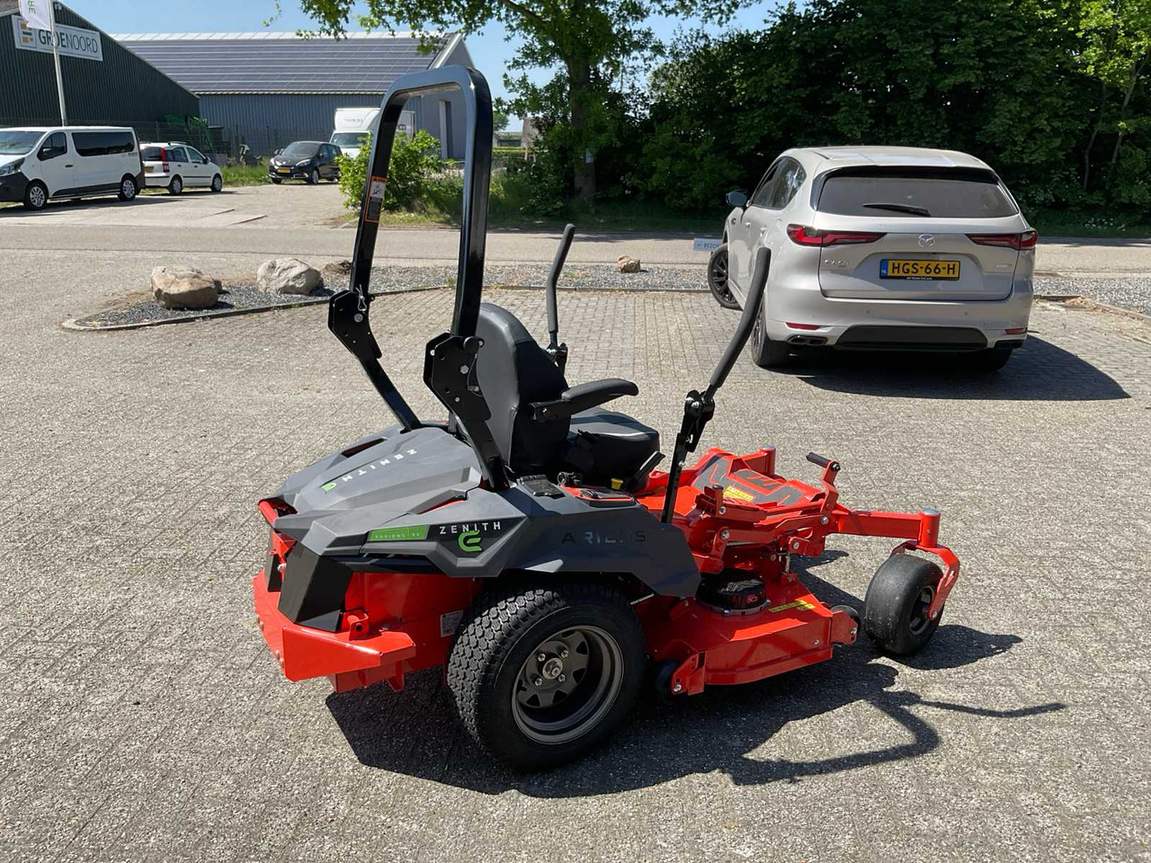 Ariens Zenith E48 - جزازة أعشاب الحدائق: صورة 4 Ariens Zenith E48 - جزازة أعشاب الحدائق: صورة 4