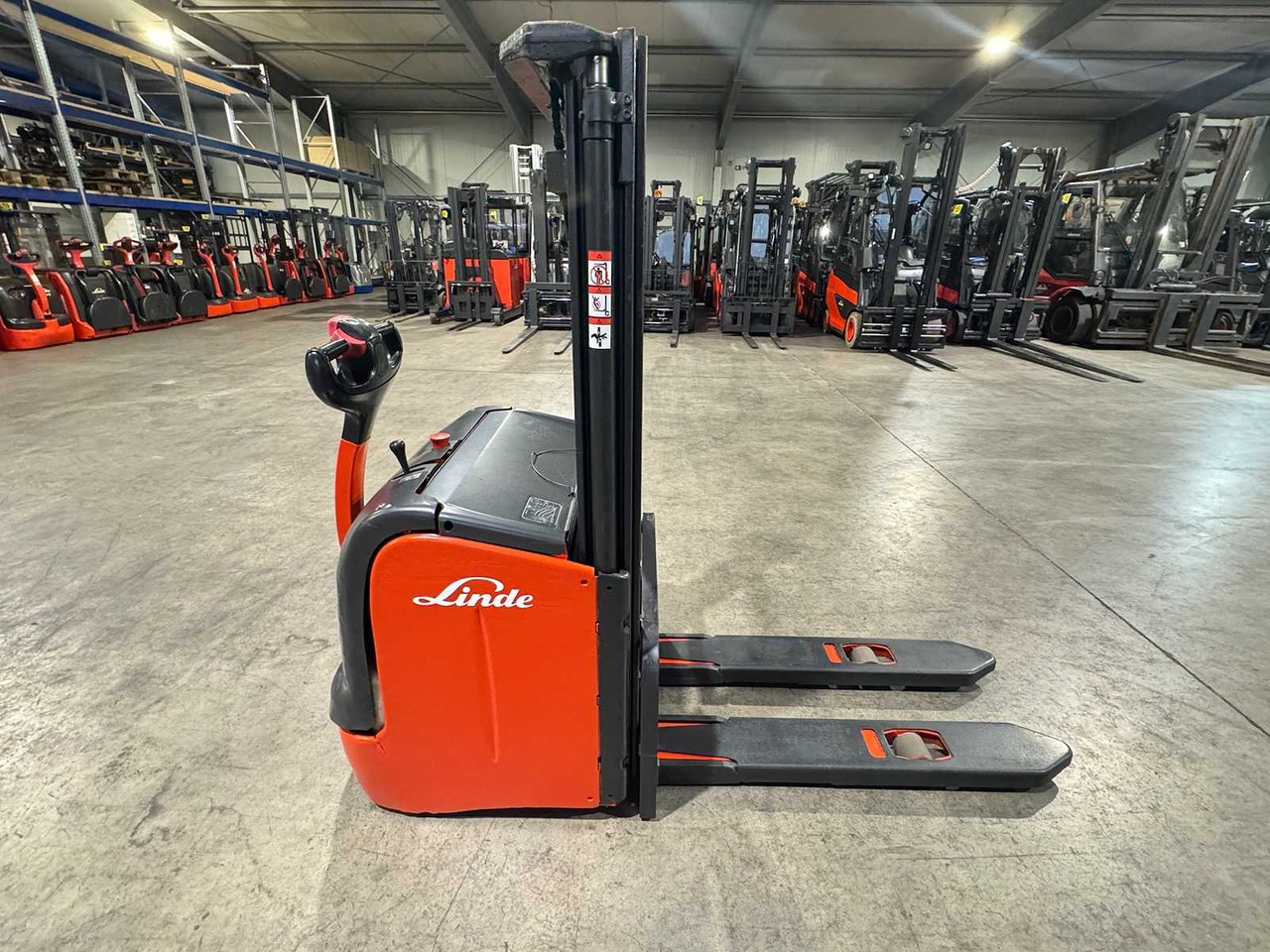BATTERY 2020 LINDE L14 1.400KG PALLET TRUCK STACKER ANT STACKER - رافعة شوكية: صورة 4 BATTERY 2020 LINDE L14 1.400KG PALLET TRUCK STACKER ANT STACKER - رافعة شوكية: صورة 4