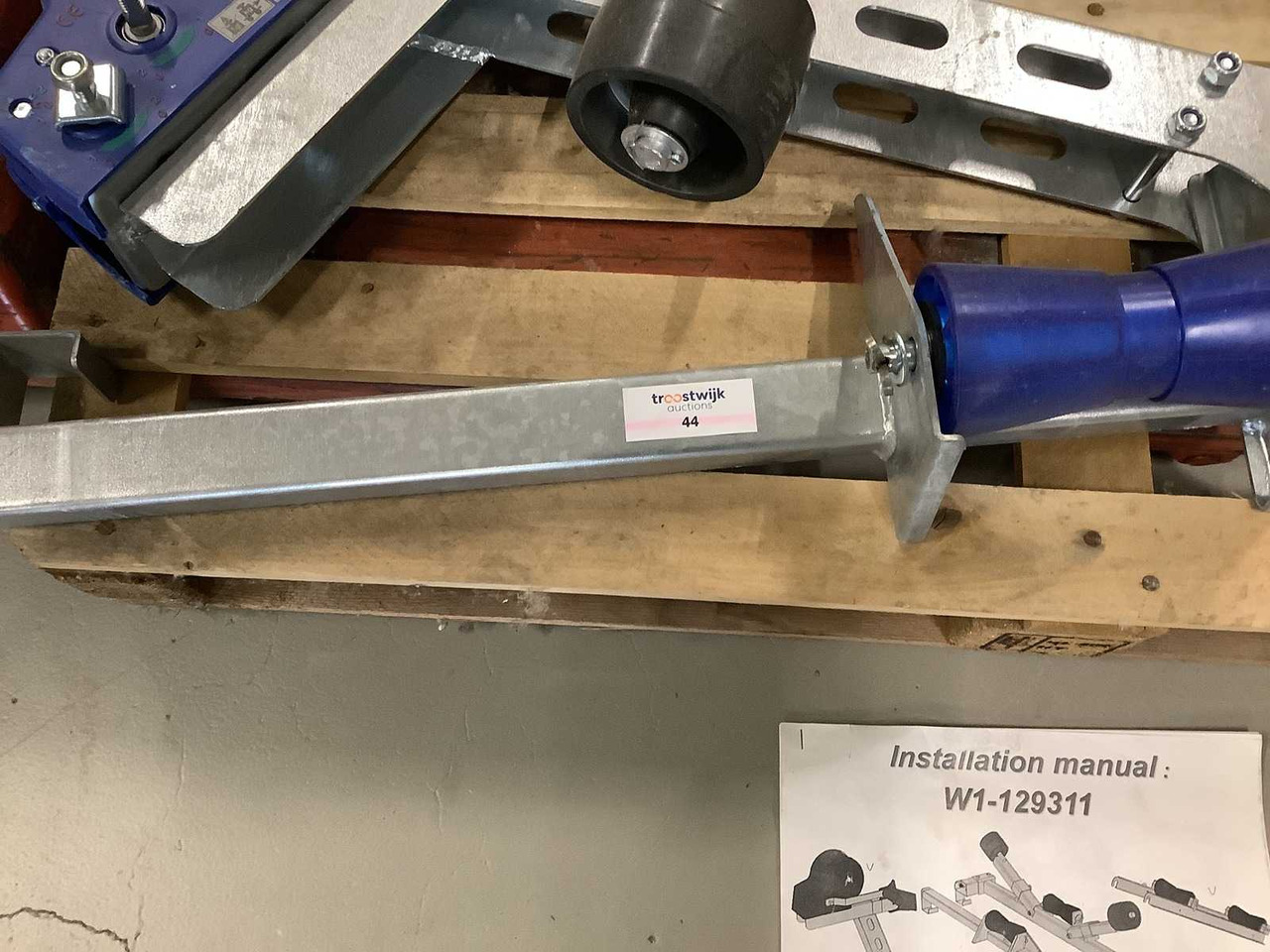 BOAT TRAILER PARTS - عربة مقطورة: صورة 1 BOAT TRAILER PARTS - عربة مقطورة: صورة 1