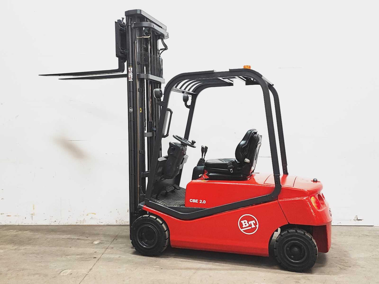 BT - 2002 - CBE 2.0F - FORKLIFT TRUCK - رافعة شوكية: صورة 2 BT - 2002 - CBE 2.0F - FORKLIFT TRUCK - رافعة شوكية: صورة 2
