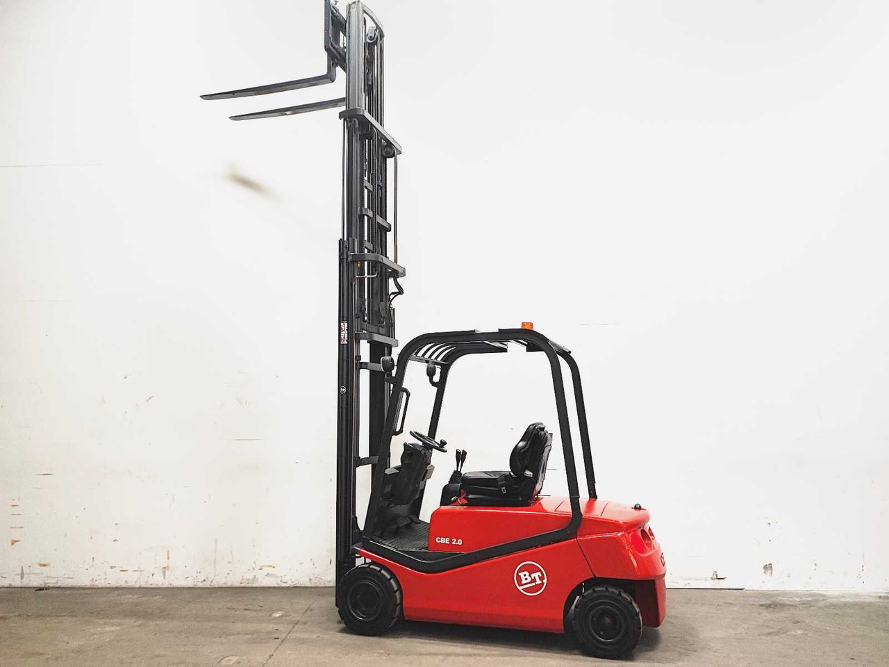 BT - 2002 - CBE 2.0F - FORKLIFT TRUCK - رافعة شوكية: صورة 3 BT - 2002 - CBE 2.0F - FORKLIFT TRUCK - رافعة شوكية: صورة 3